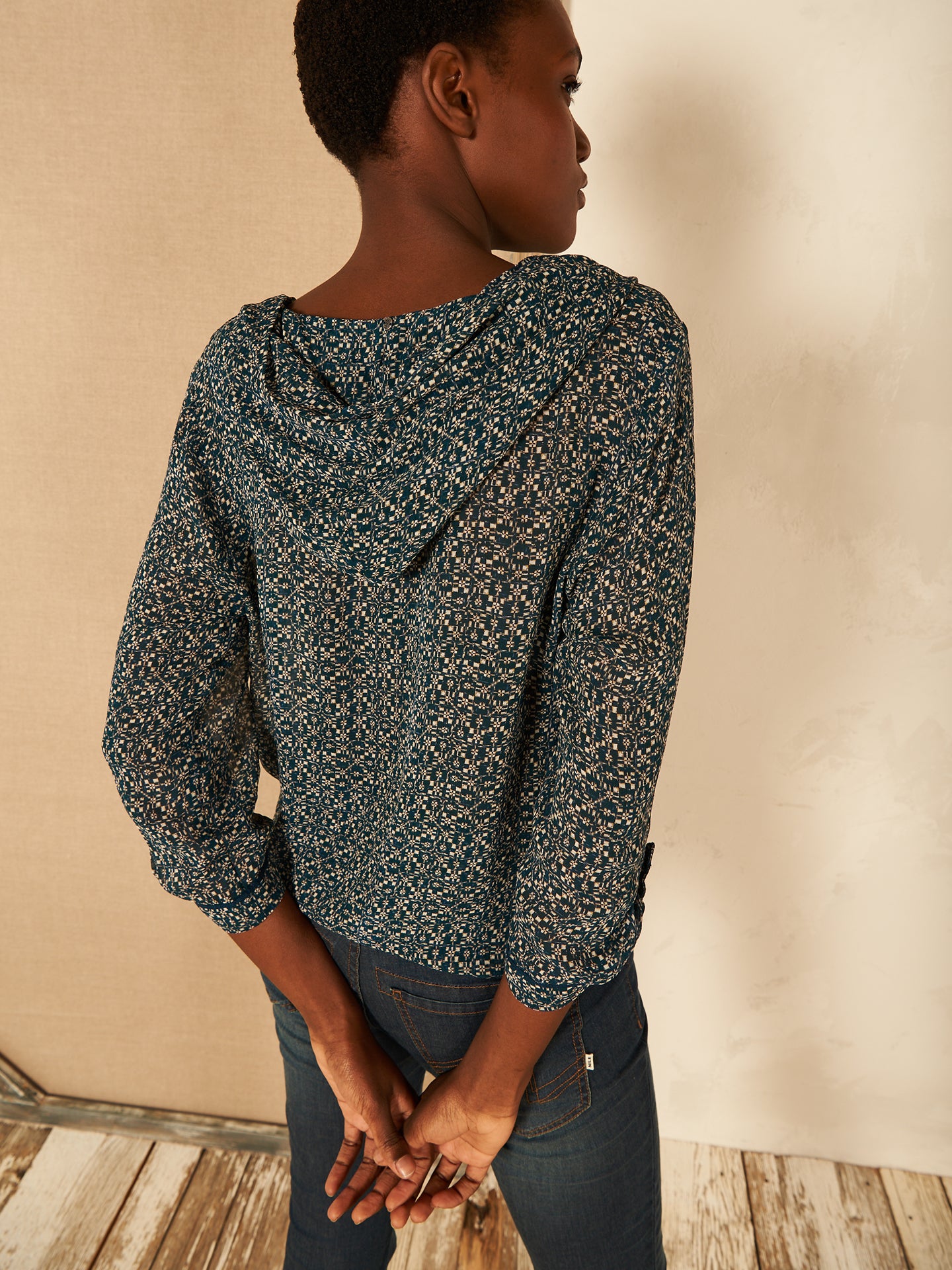 Bluse mit Kapuze