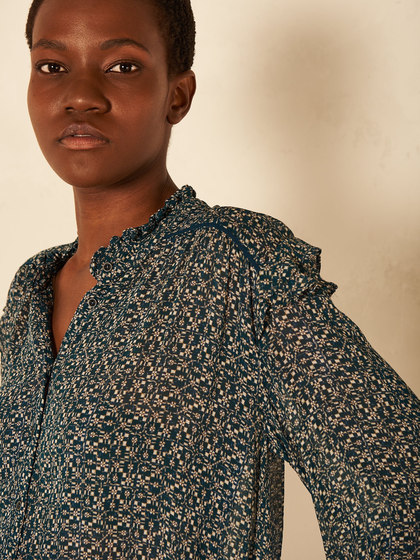 blouse avec détails à volants