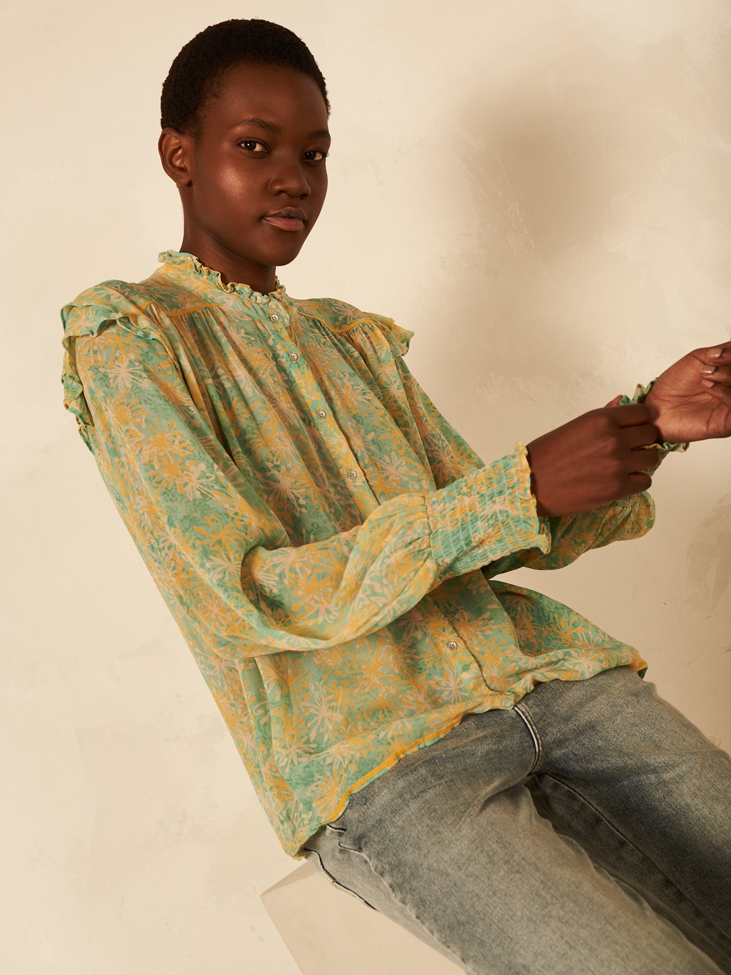 blouse avec détails à volants