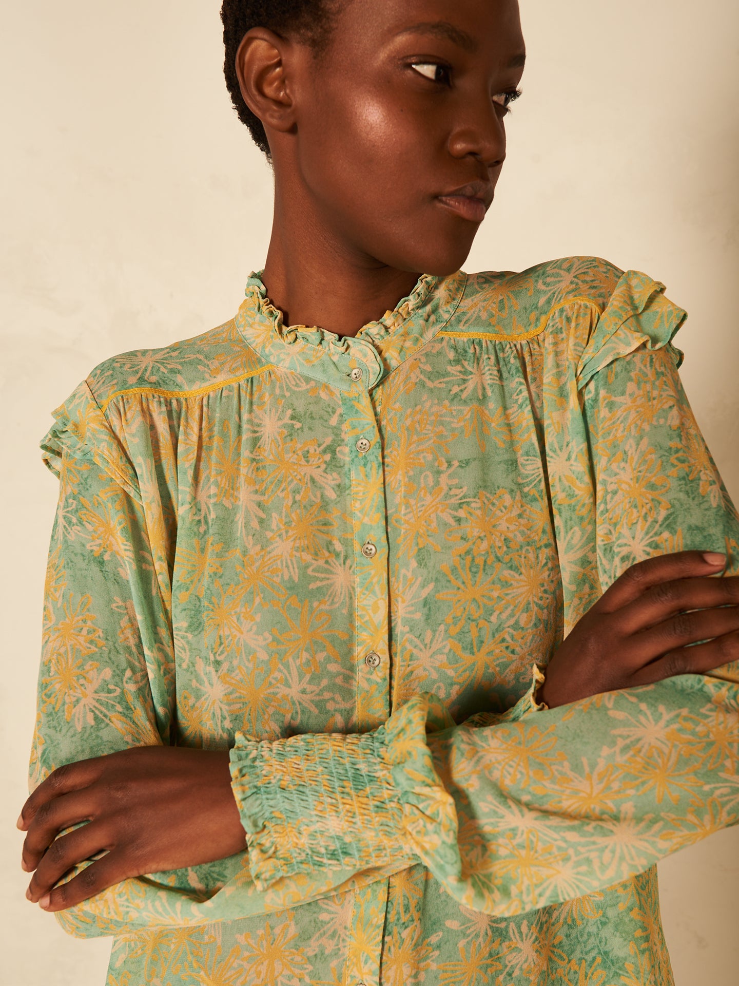 blouse avec détails à volants