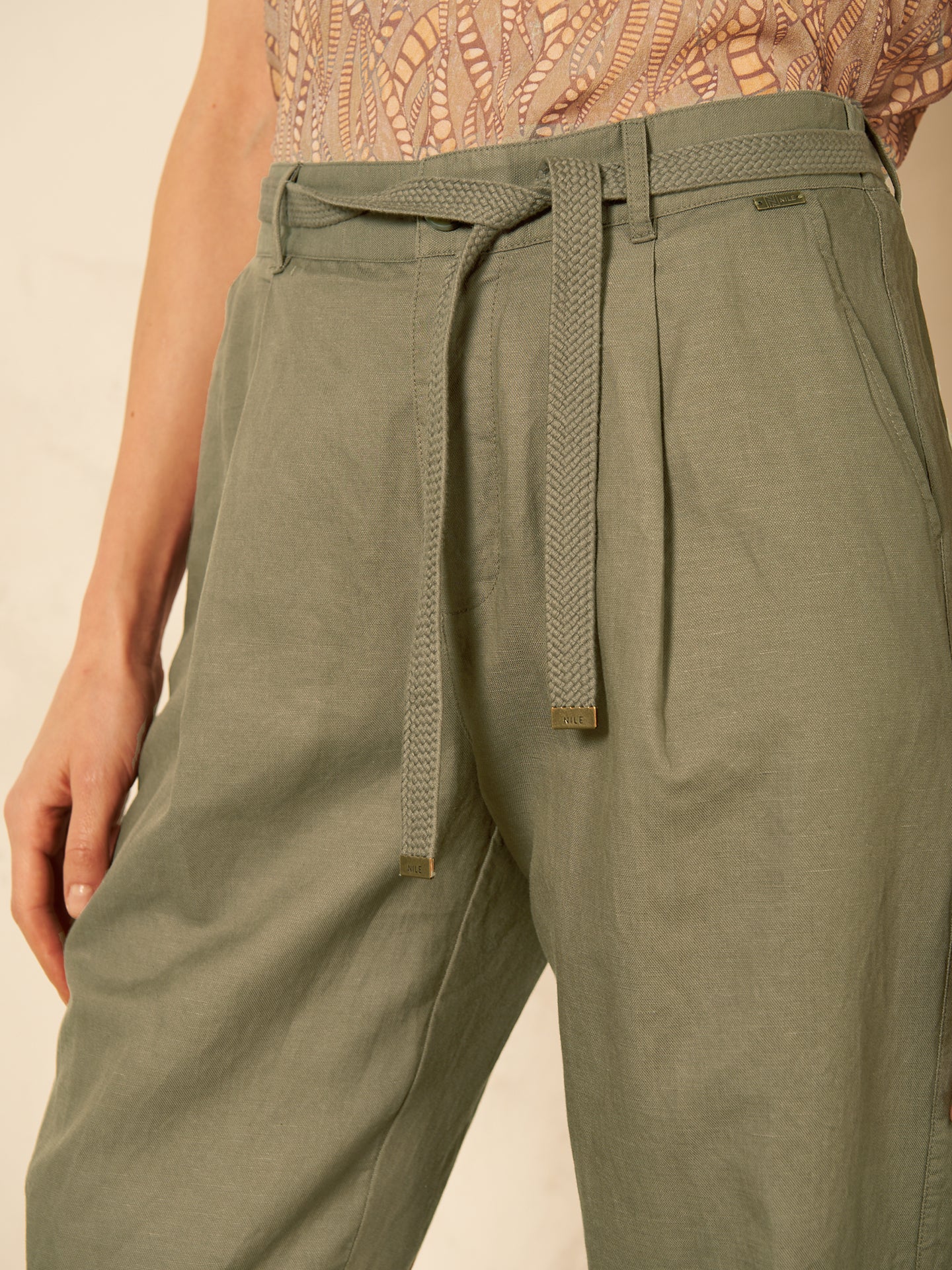 Hose mit Gürtel
