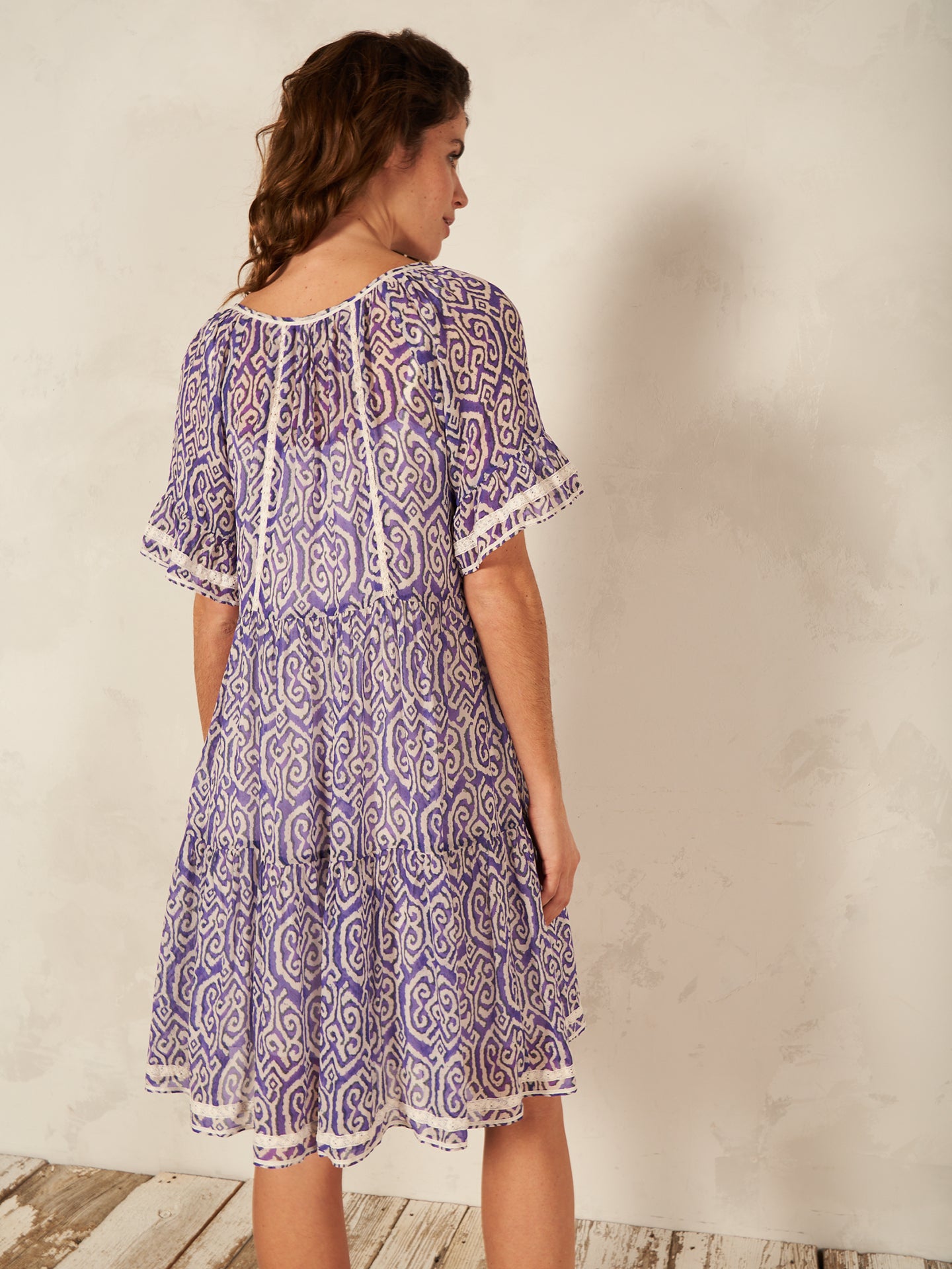 Kleid mit Volant