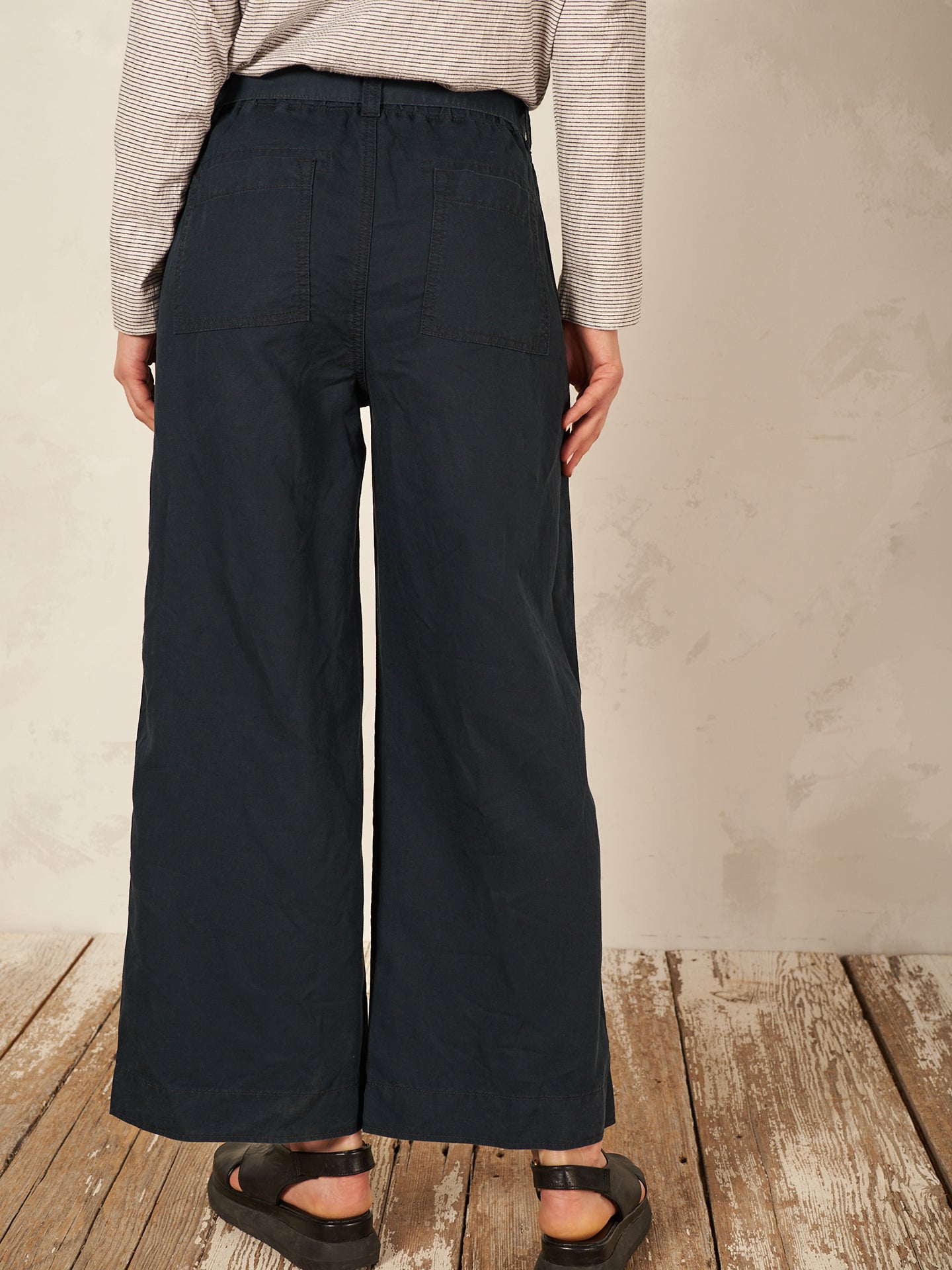 Hose Wide
