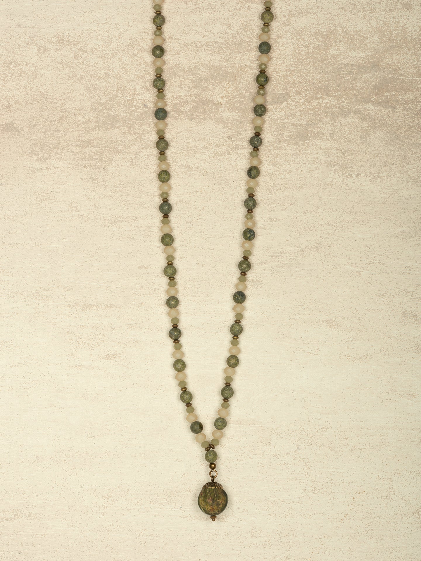 collier avec pendentif
