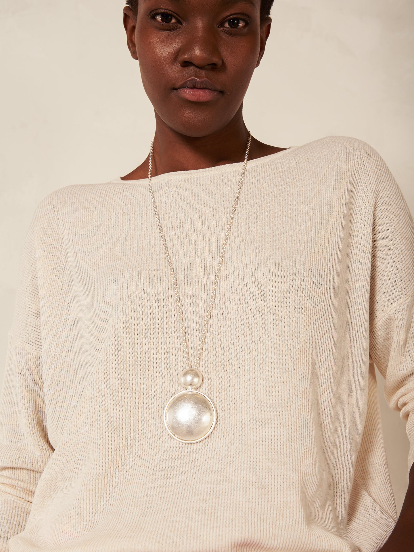 collier avec pendentif