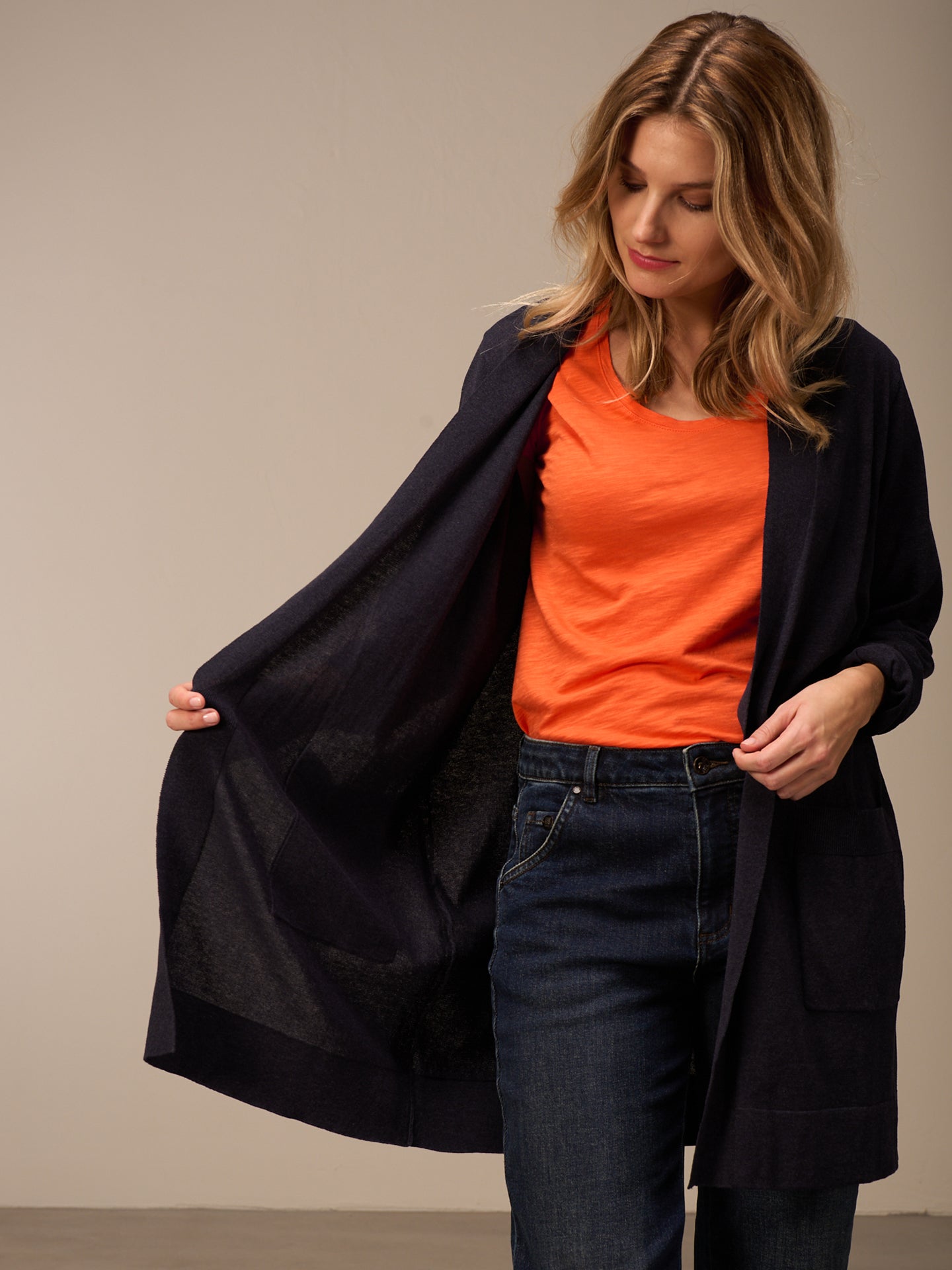 Strickjacke mit V-Ausschnitt
