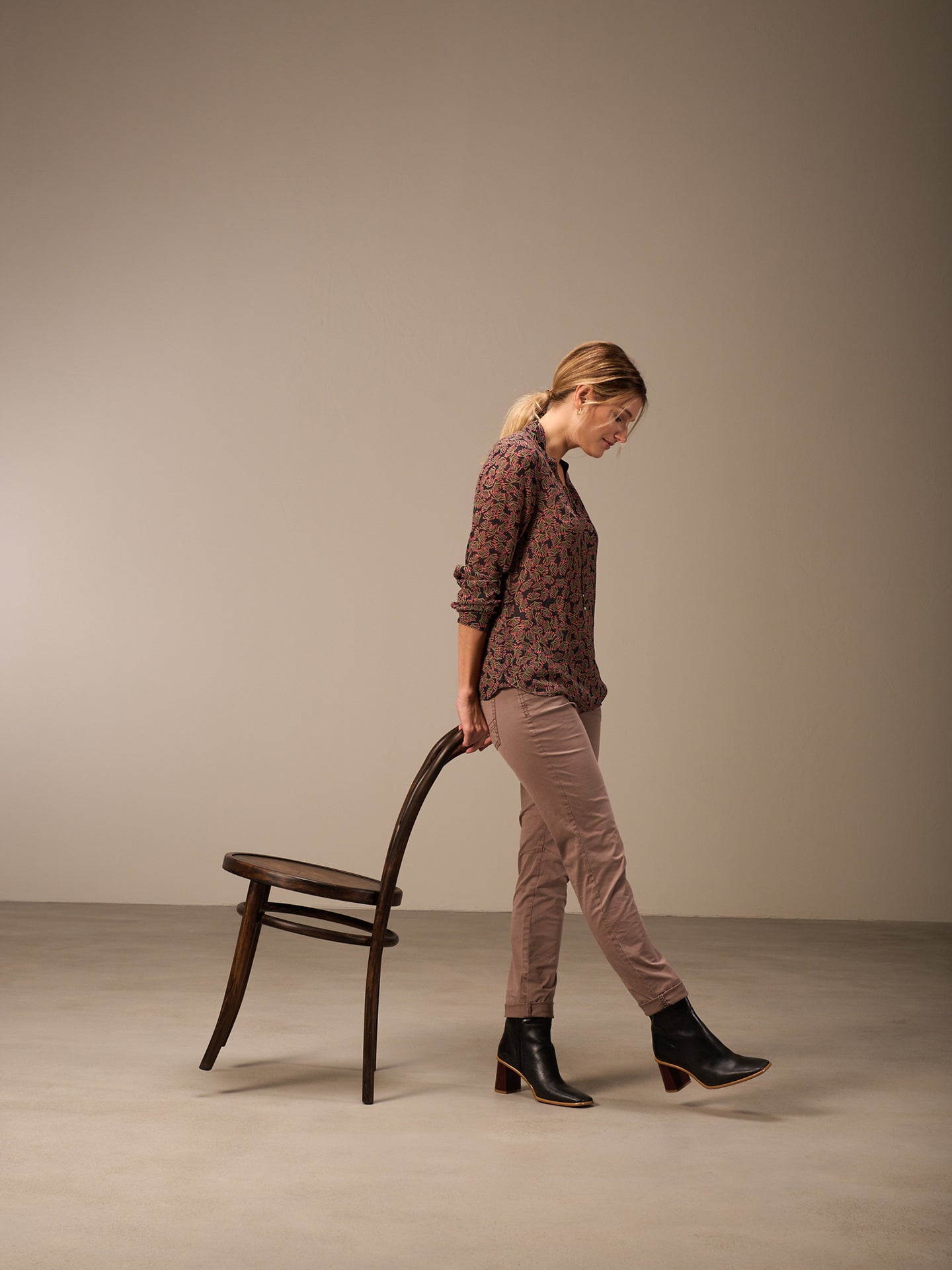 blouse avec col montant