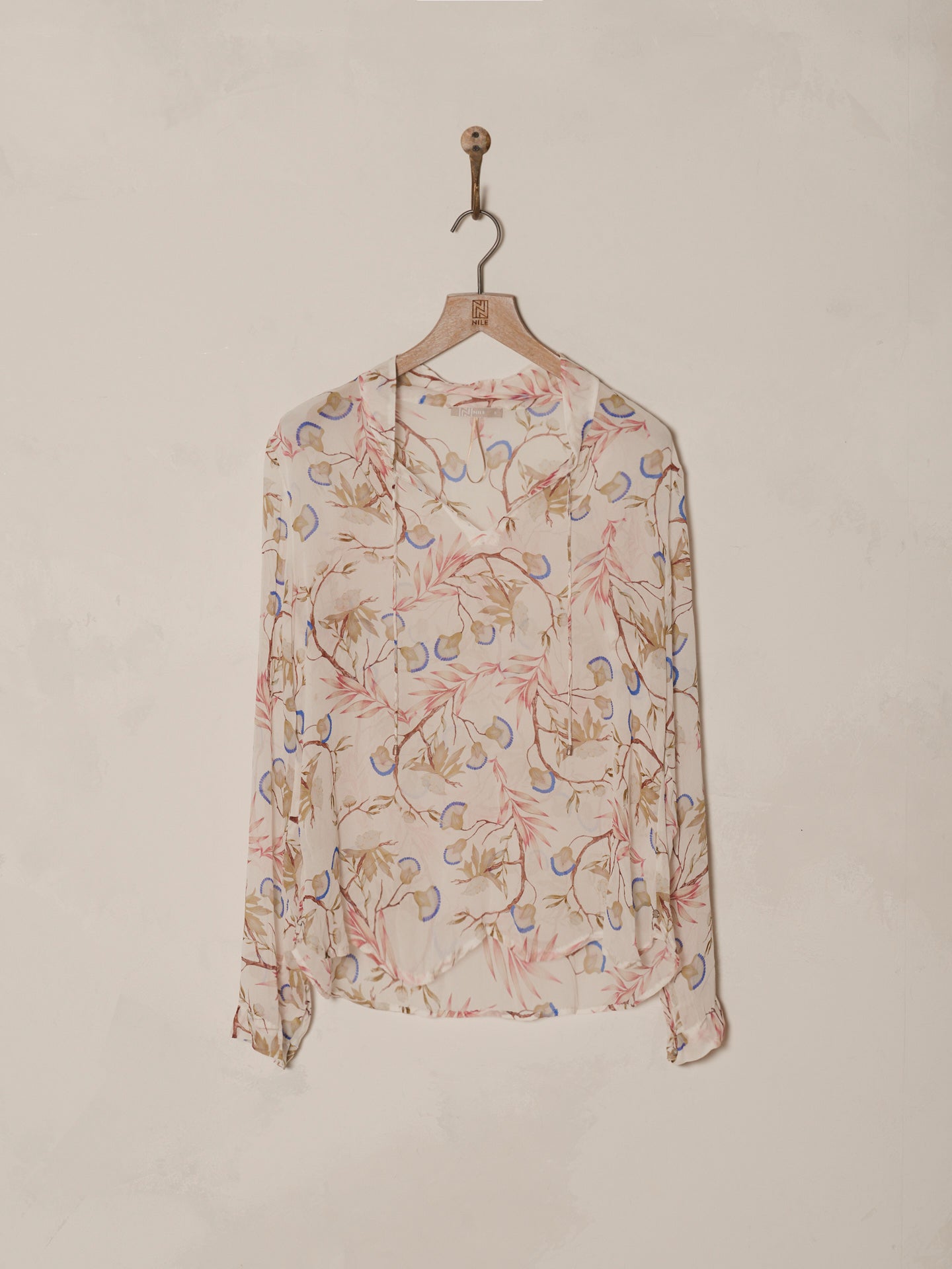blouse avec col montant