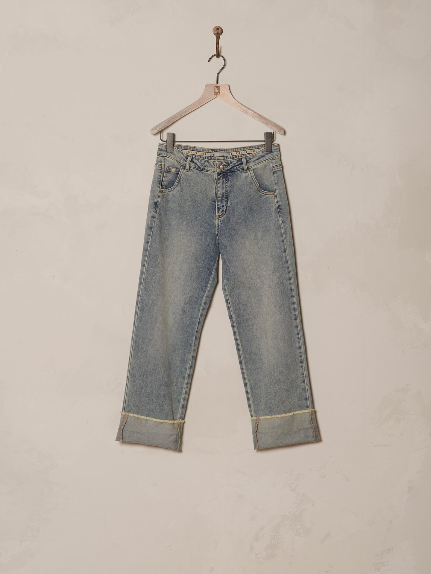 Straight-leg trousers