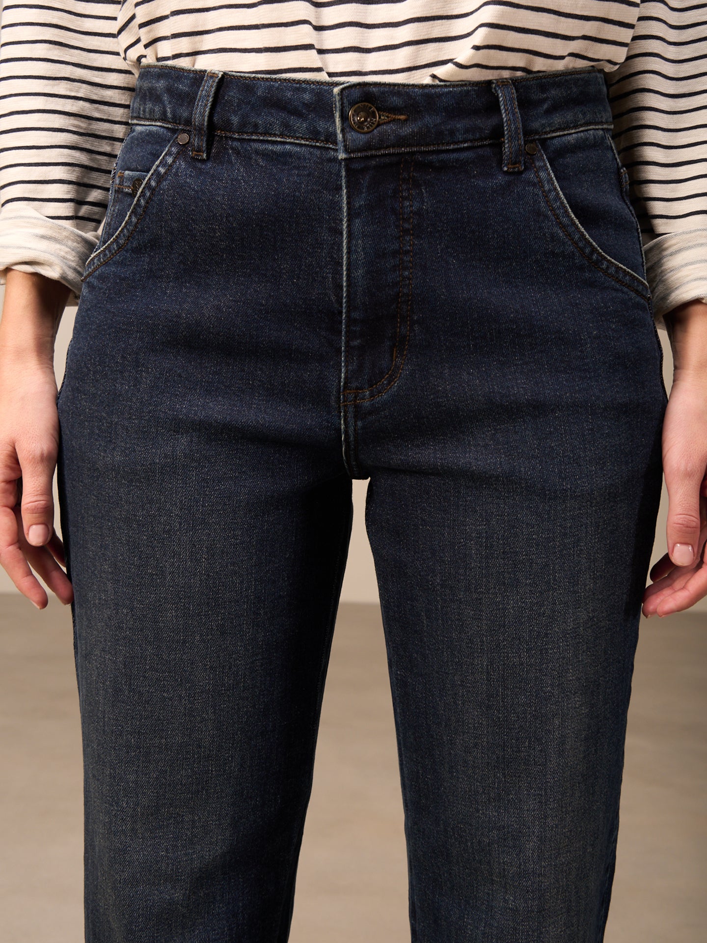 Straight-leg trousers