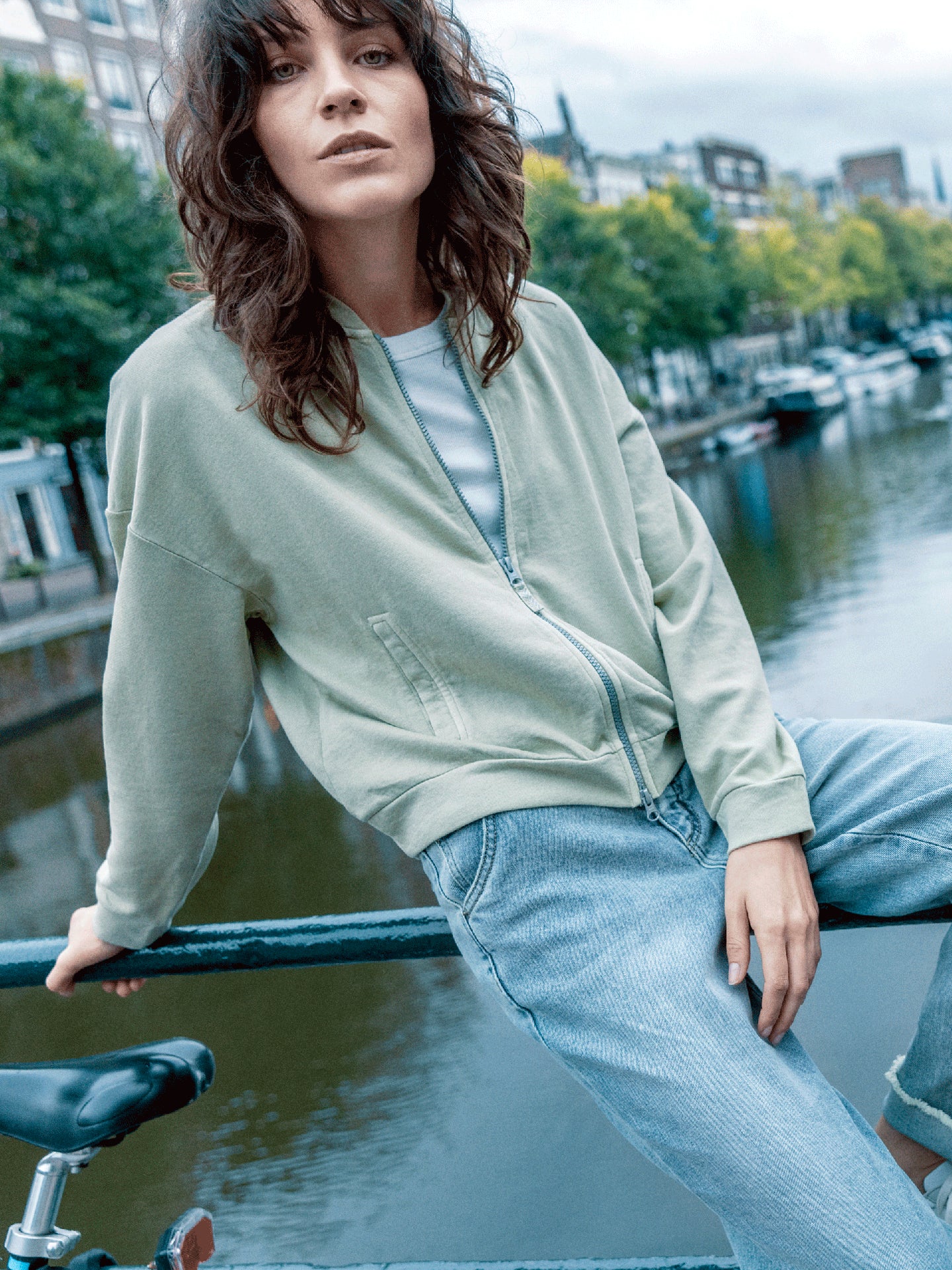 veste en sweat avec fermeture éclair