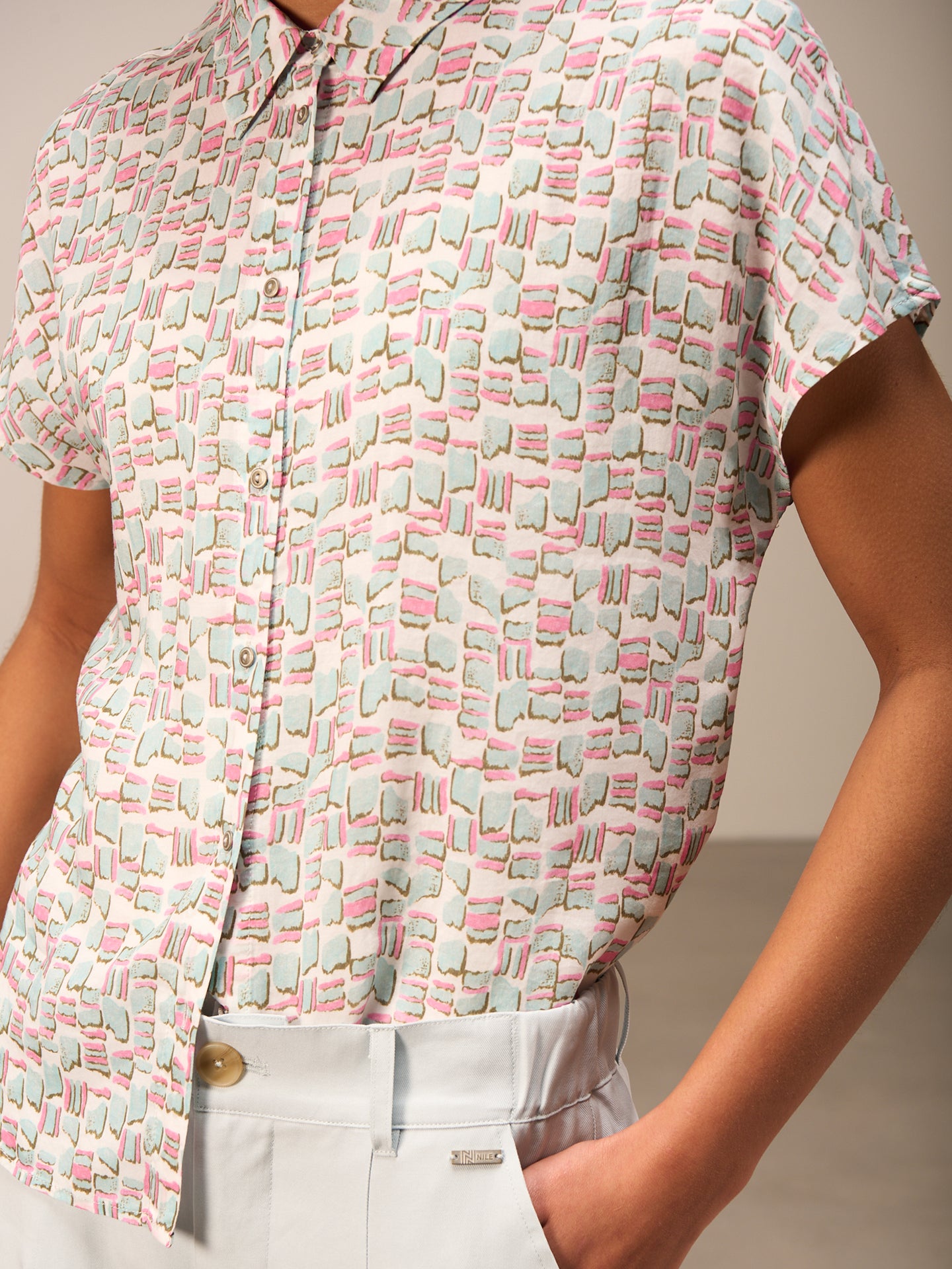 blouse avec patte de boutonnage