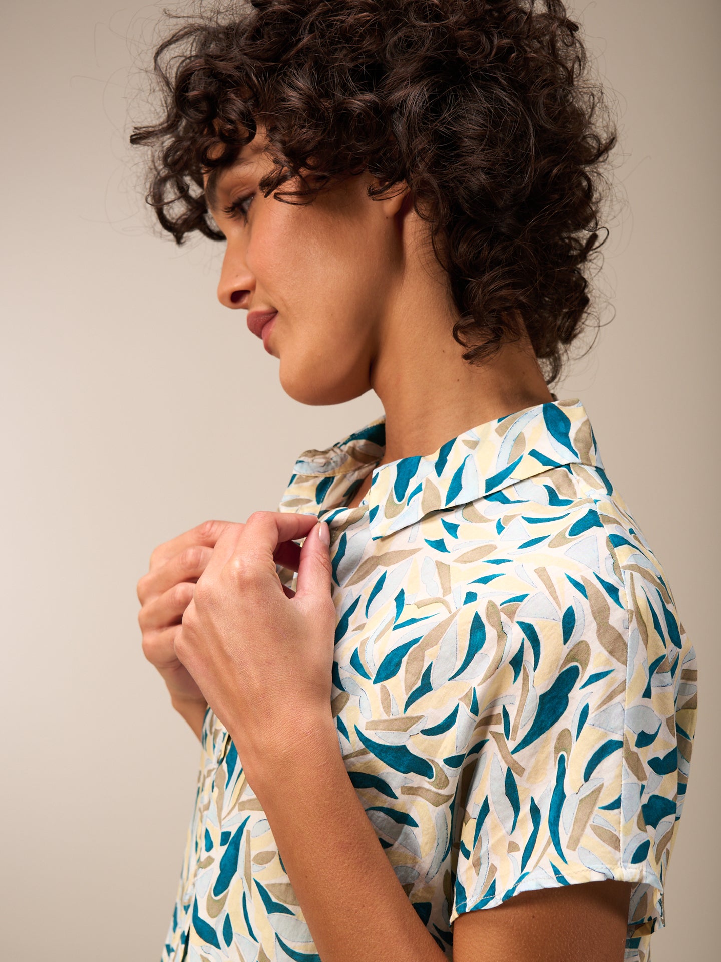 blouse avec patte de boutonnage