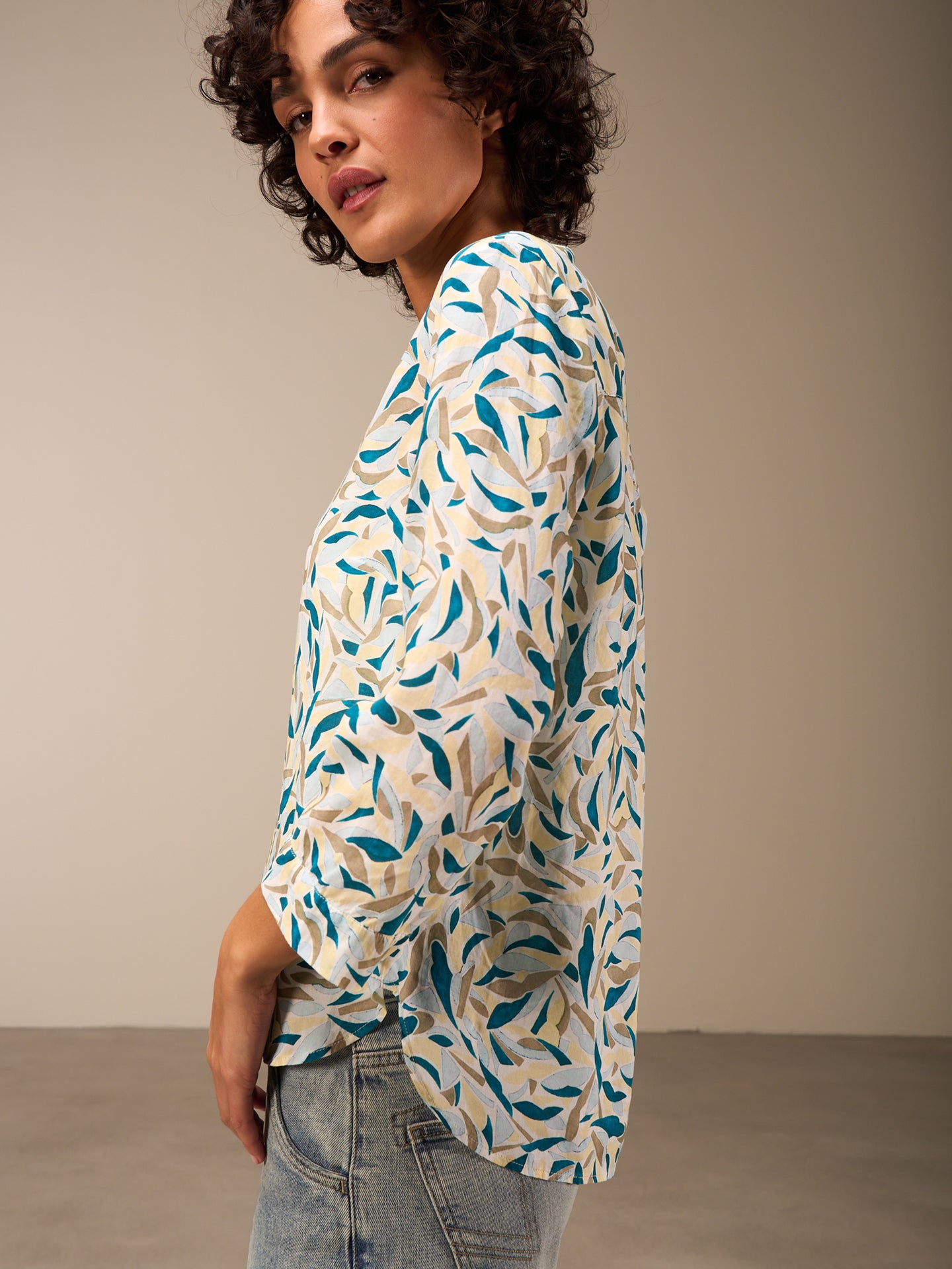 blouse avec col en V