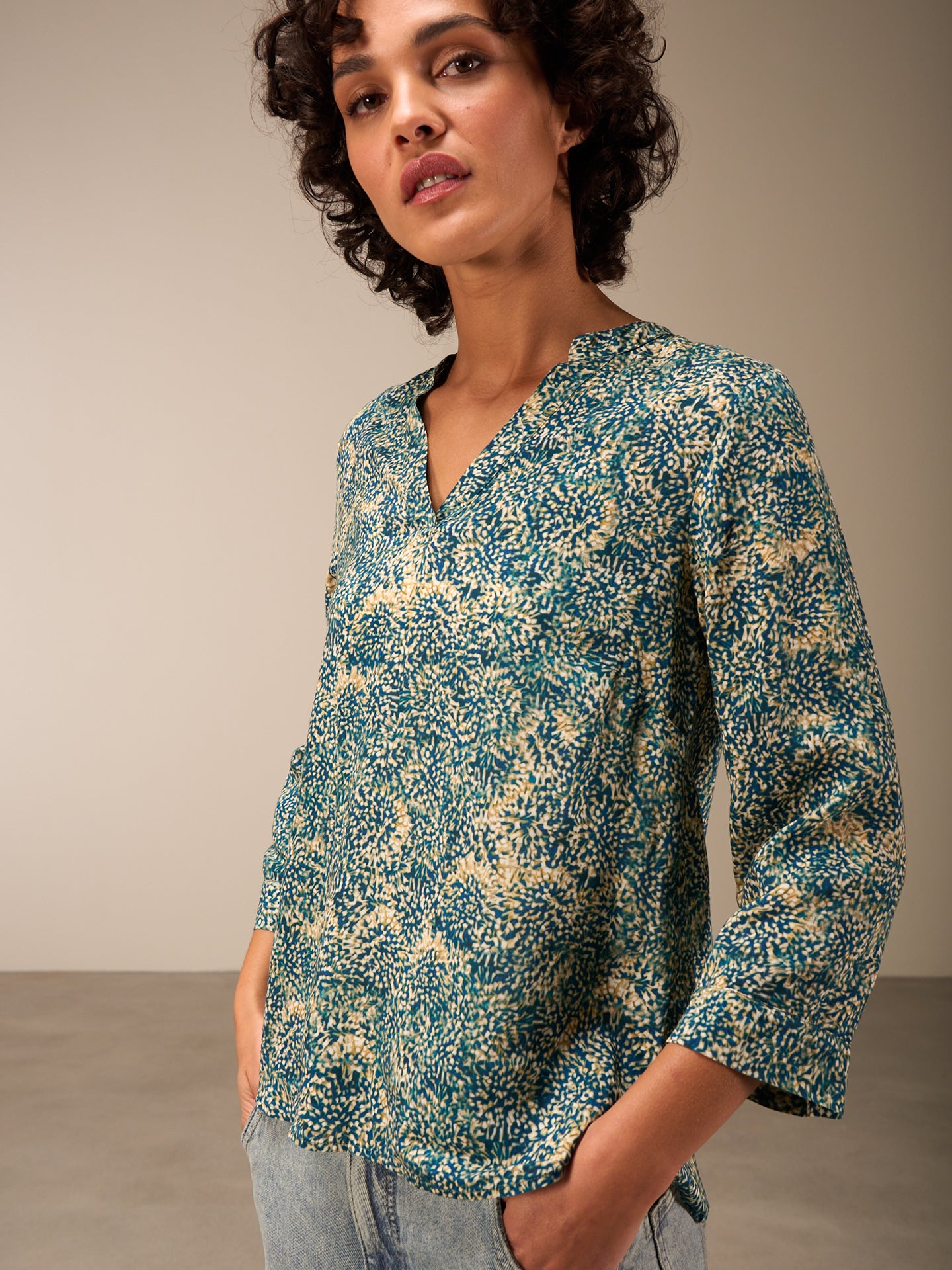 blouse avec col en V