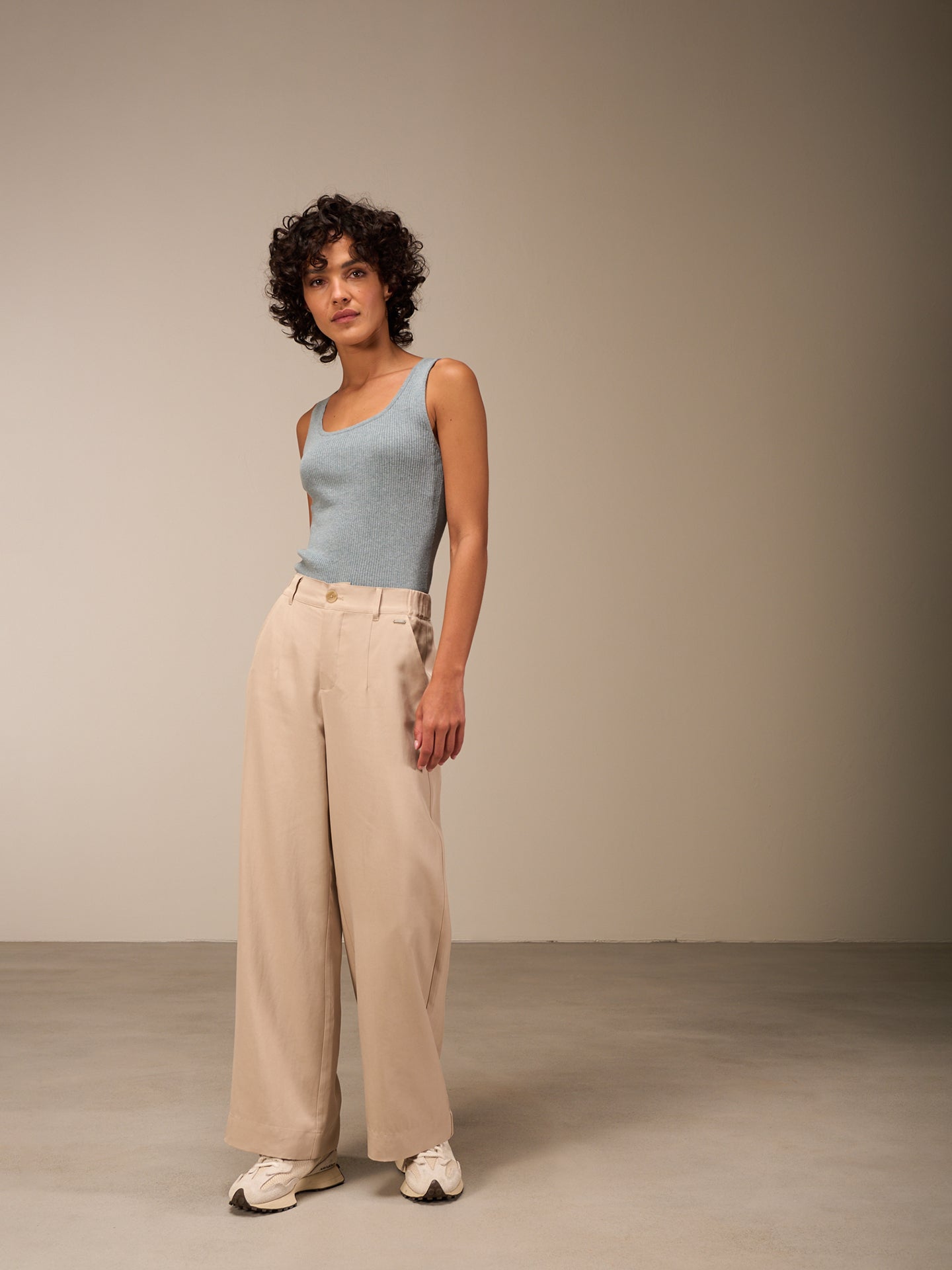 Wide-leg trousers