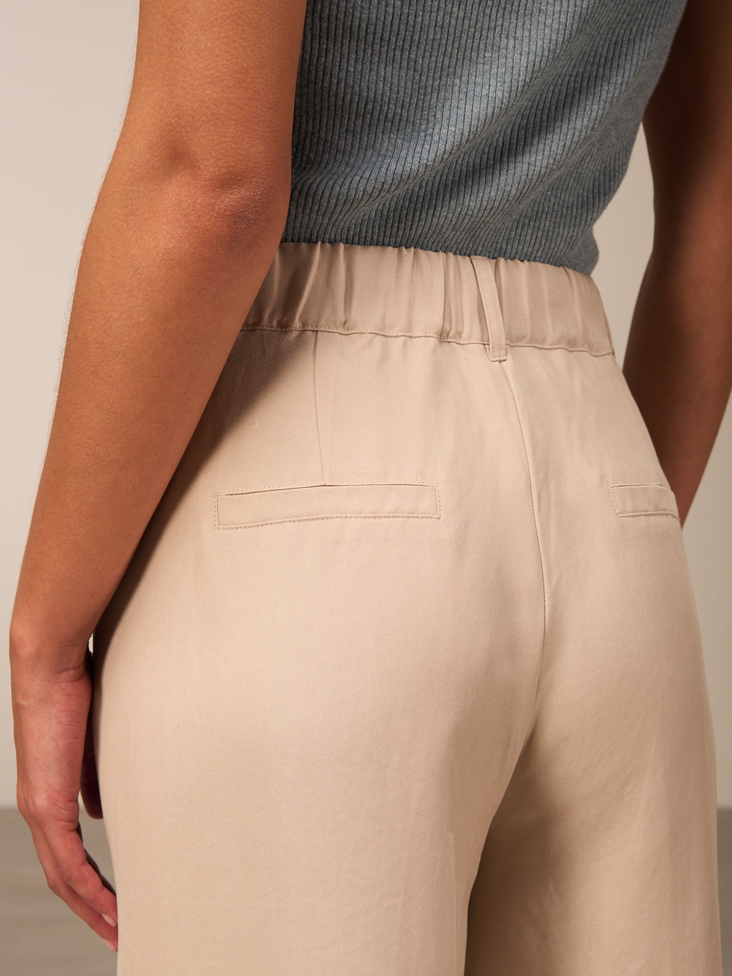 Wide-leg trousers