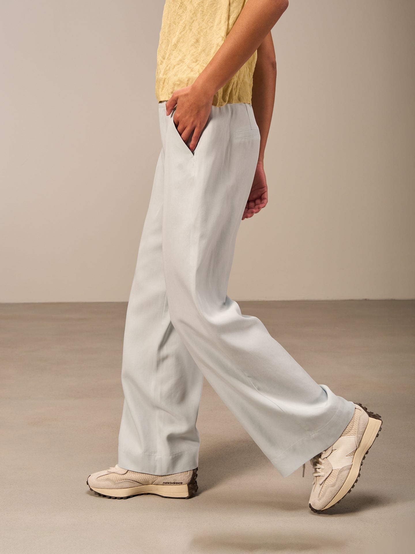 Wide-leg trousers