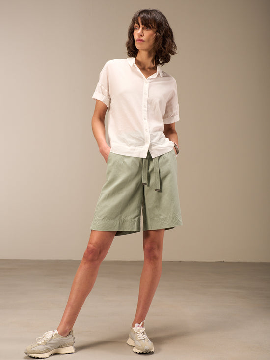 Short-sleeved blouse