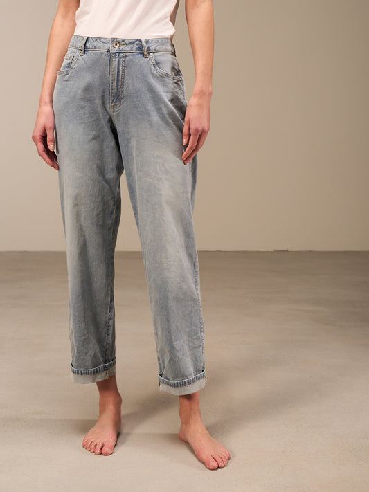 Straight-leg jeans