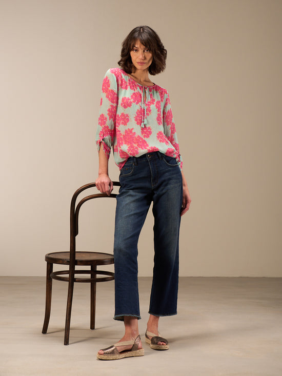3/4-sleeved blouse