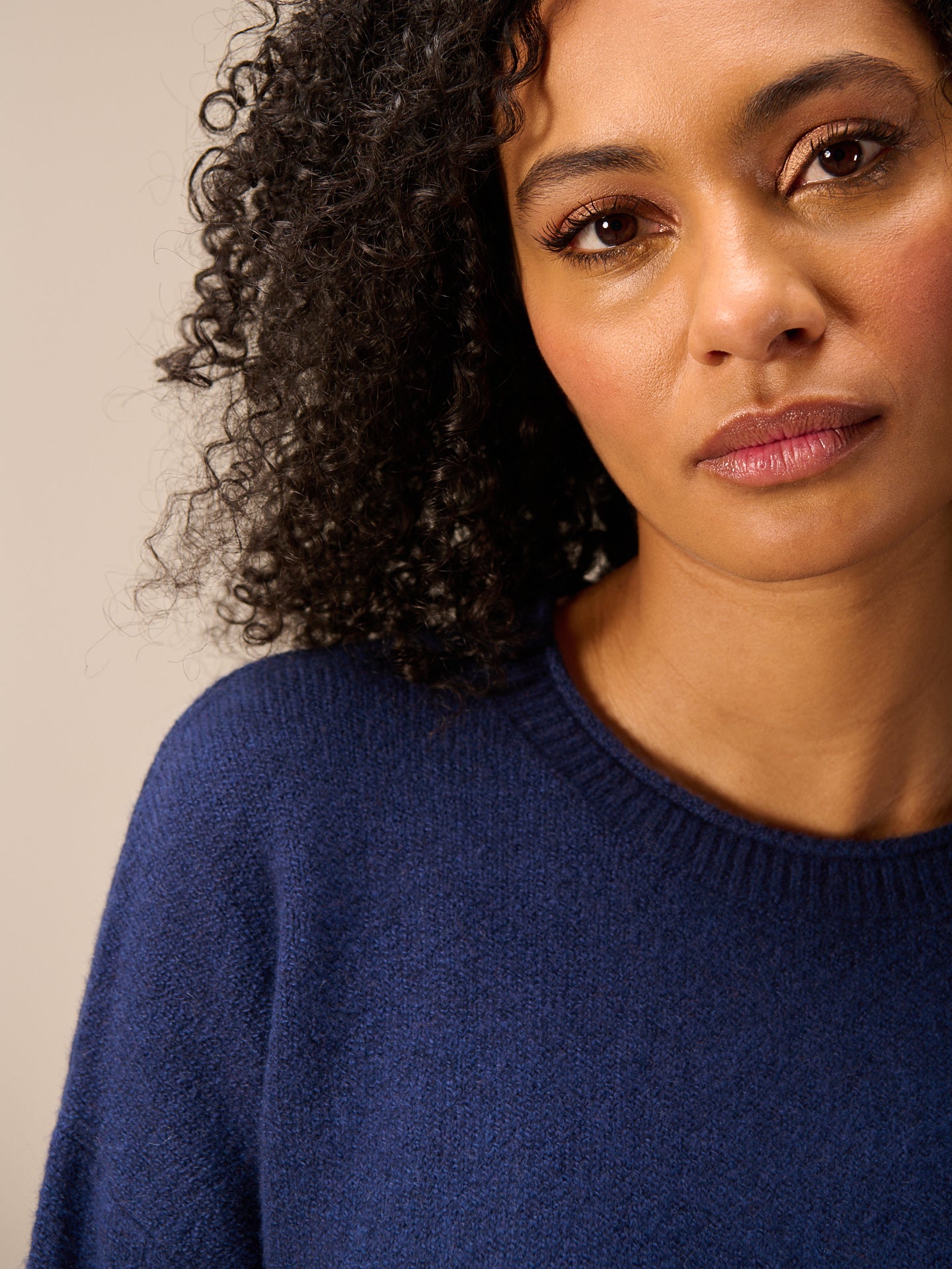 Maglione con scollo rotondo