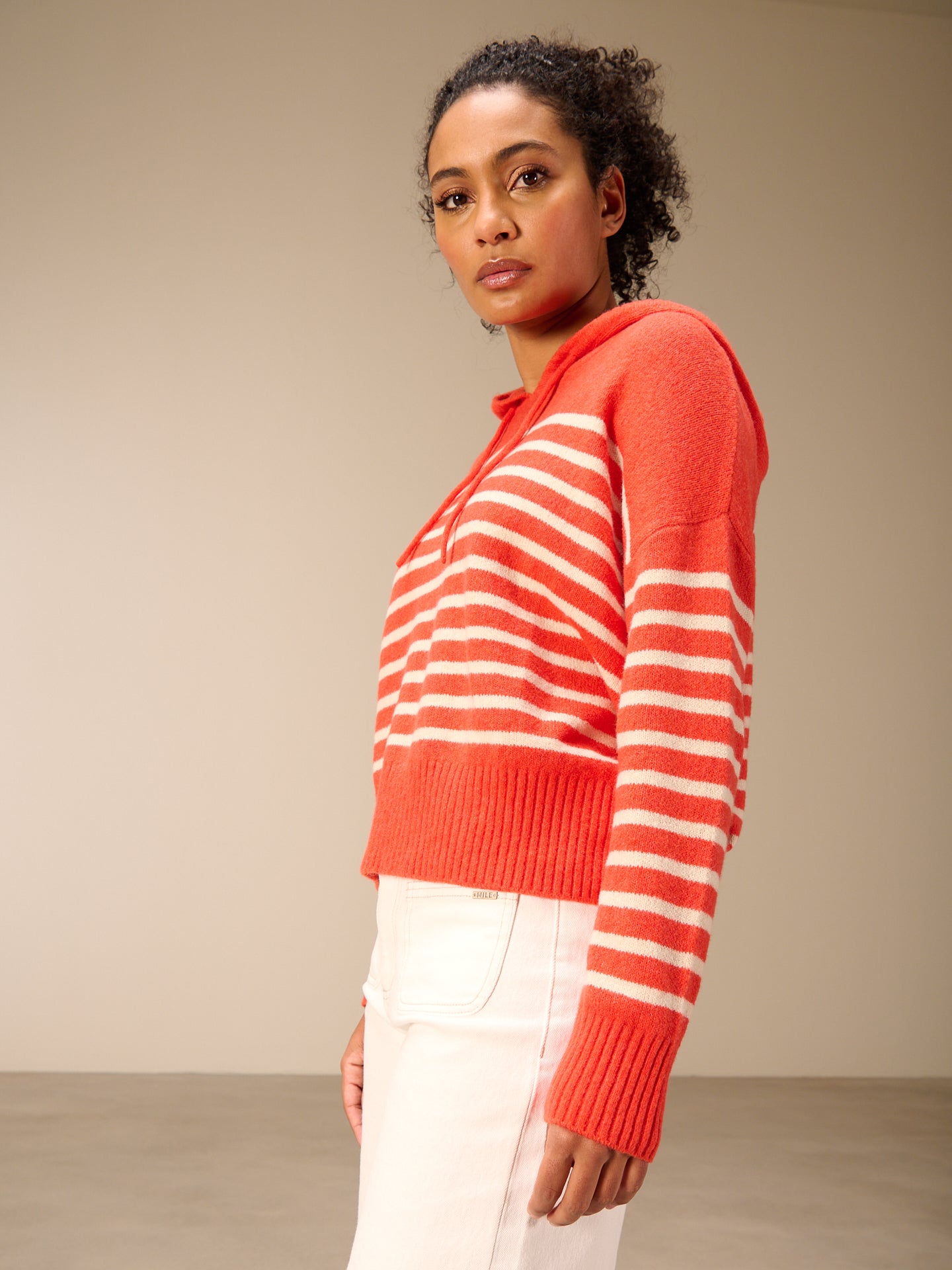 Maglione con cappuccio