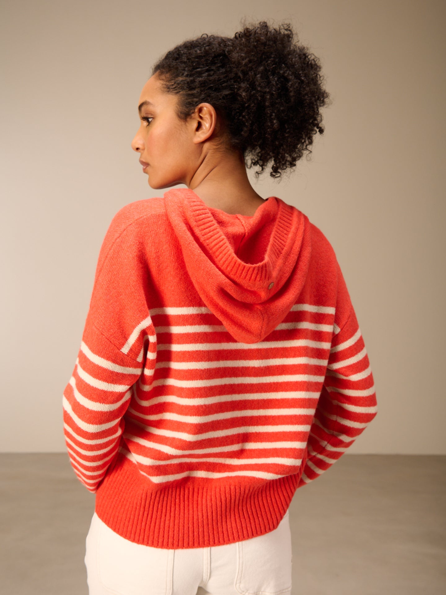 Maglione con cappuccio