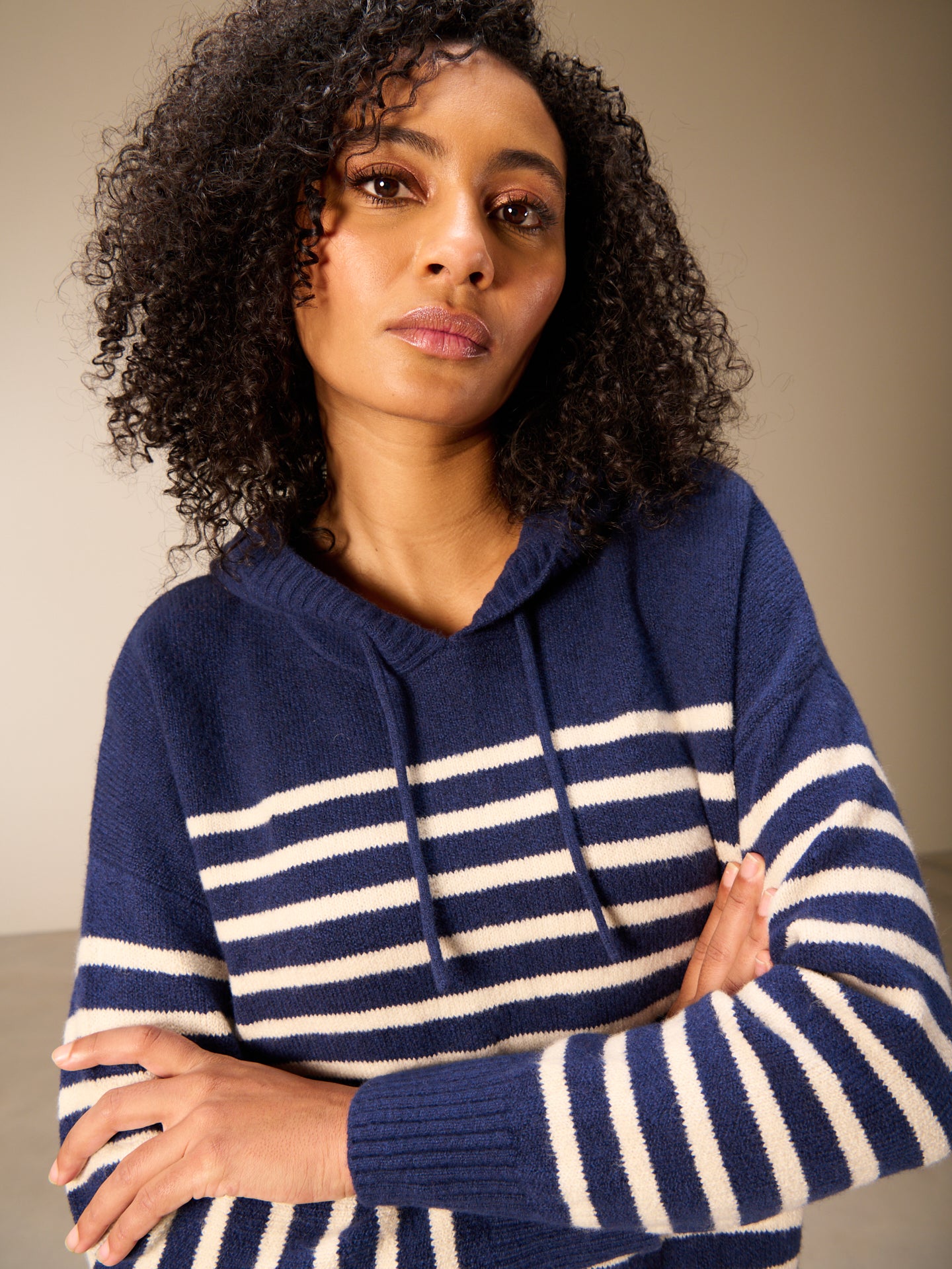 Maglione con cappuccio