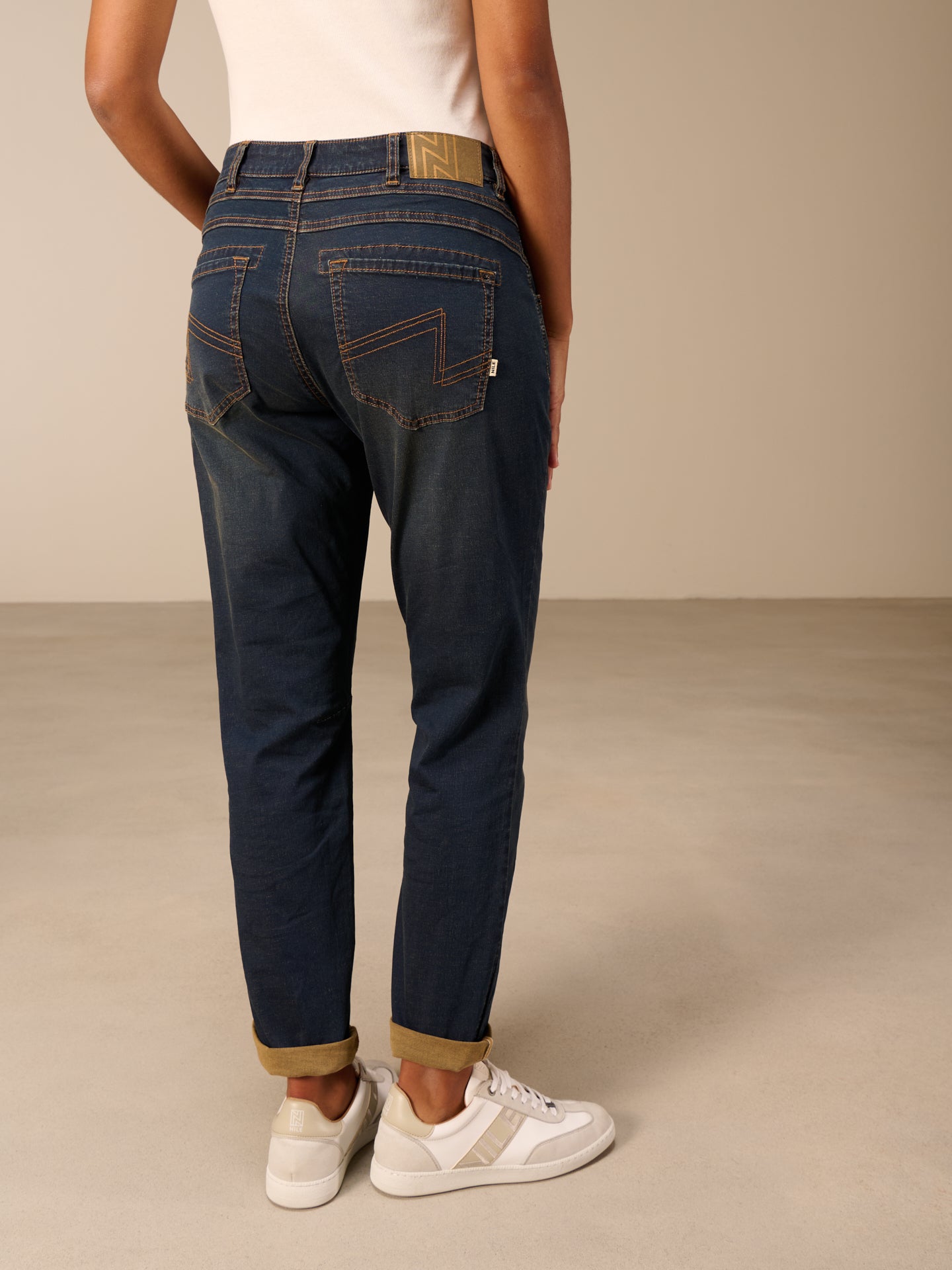 Tapered jeans