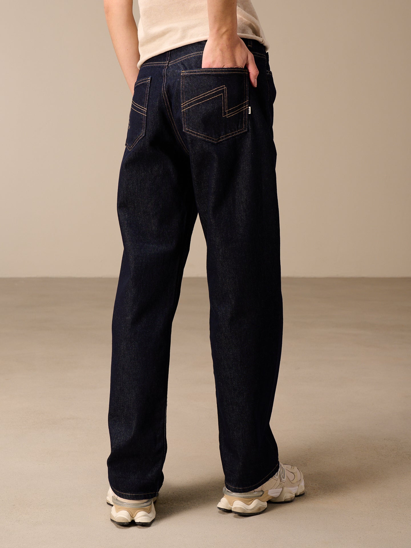 Straight-leg jeans
