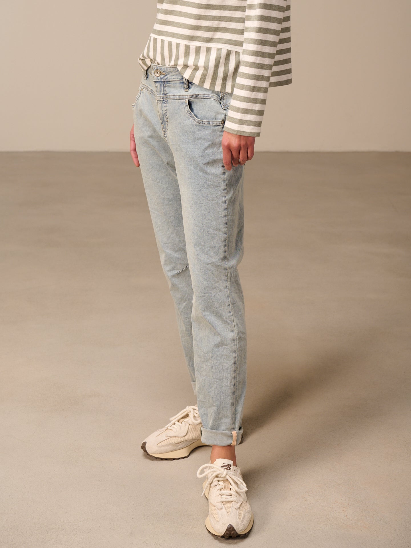 Tapered jeans