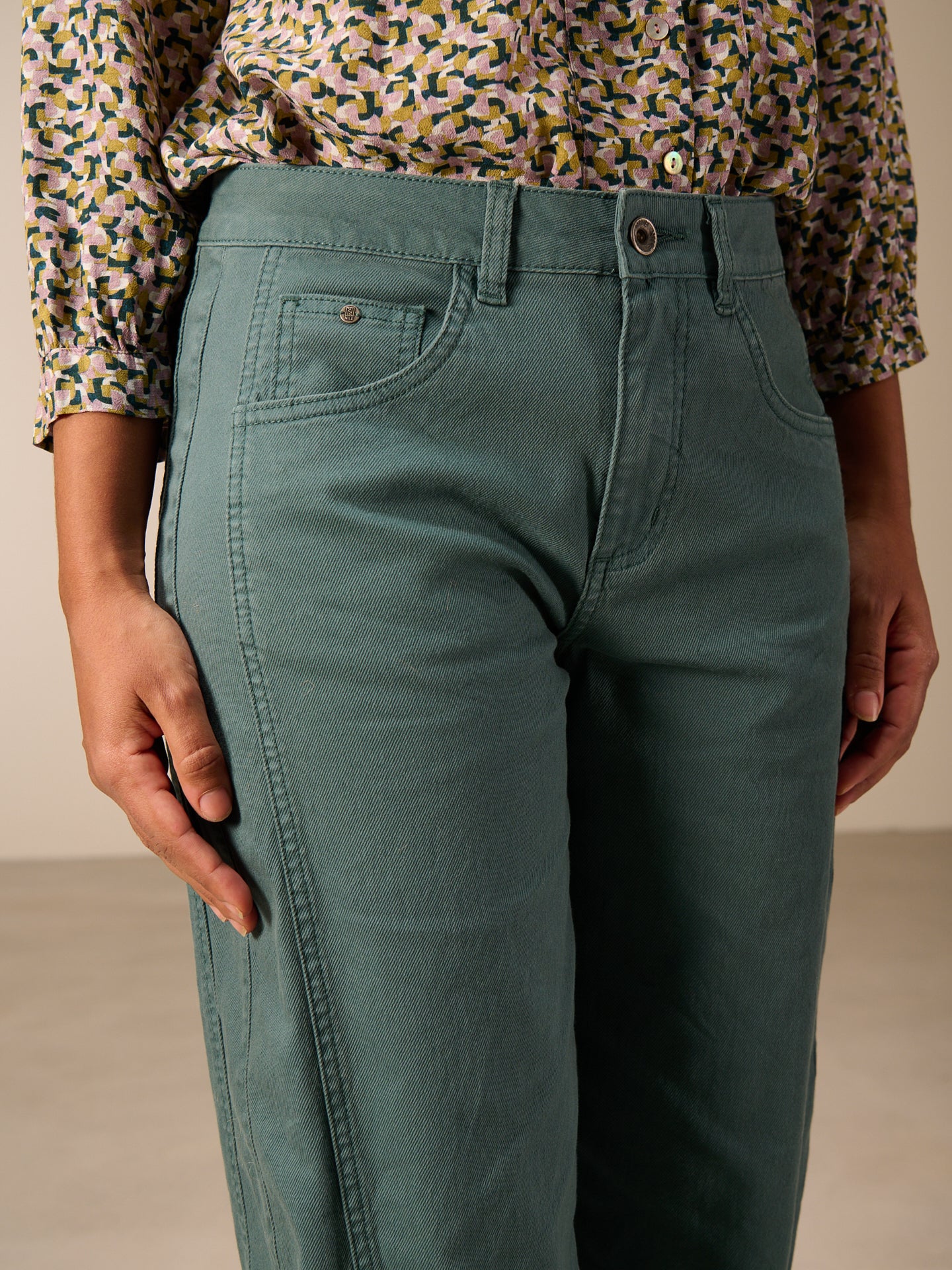 Pantaloni barrel fit