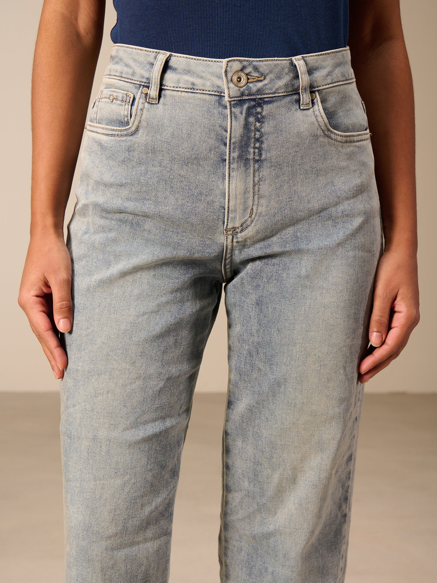 jean straight