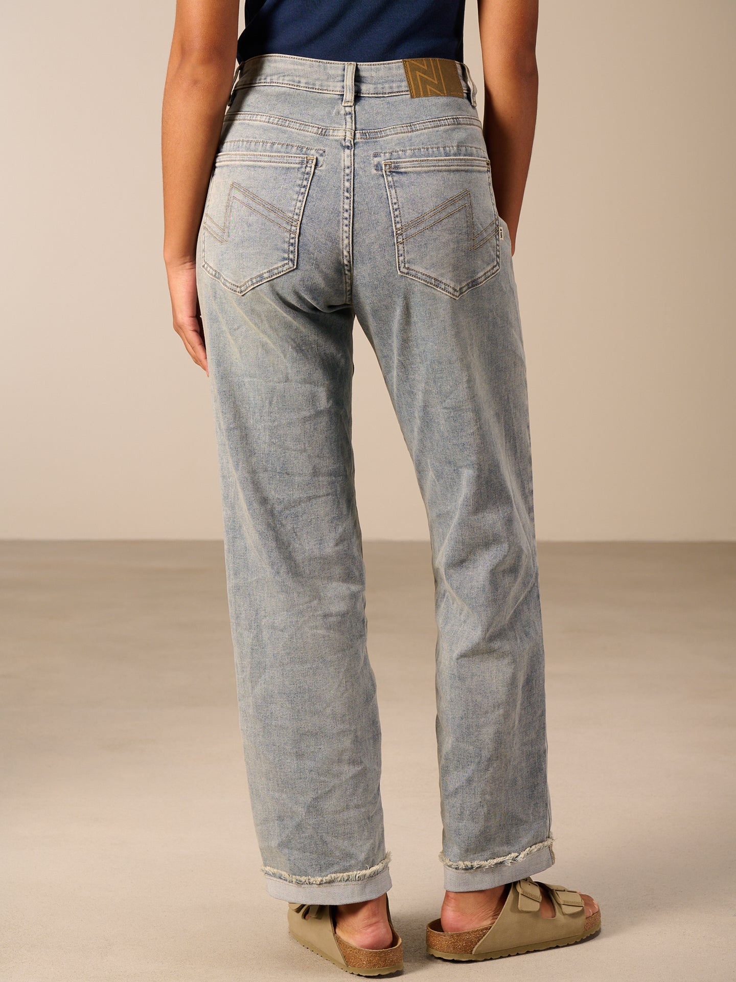jean straight