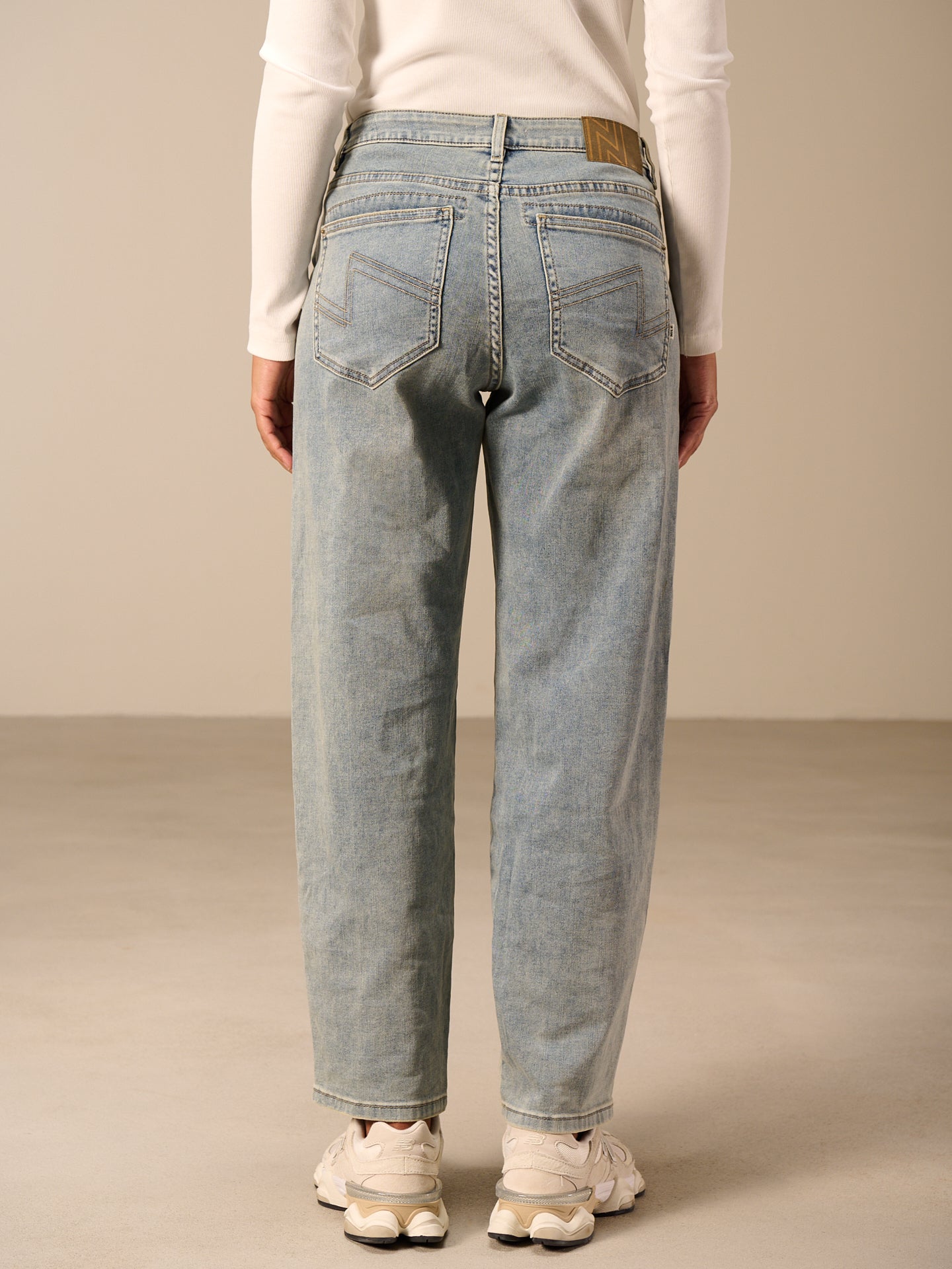 Jeans barrel fit