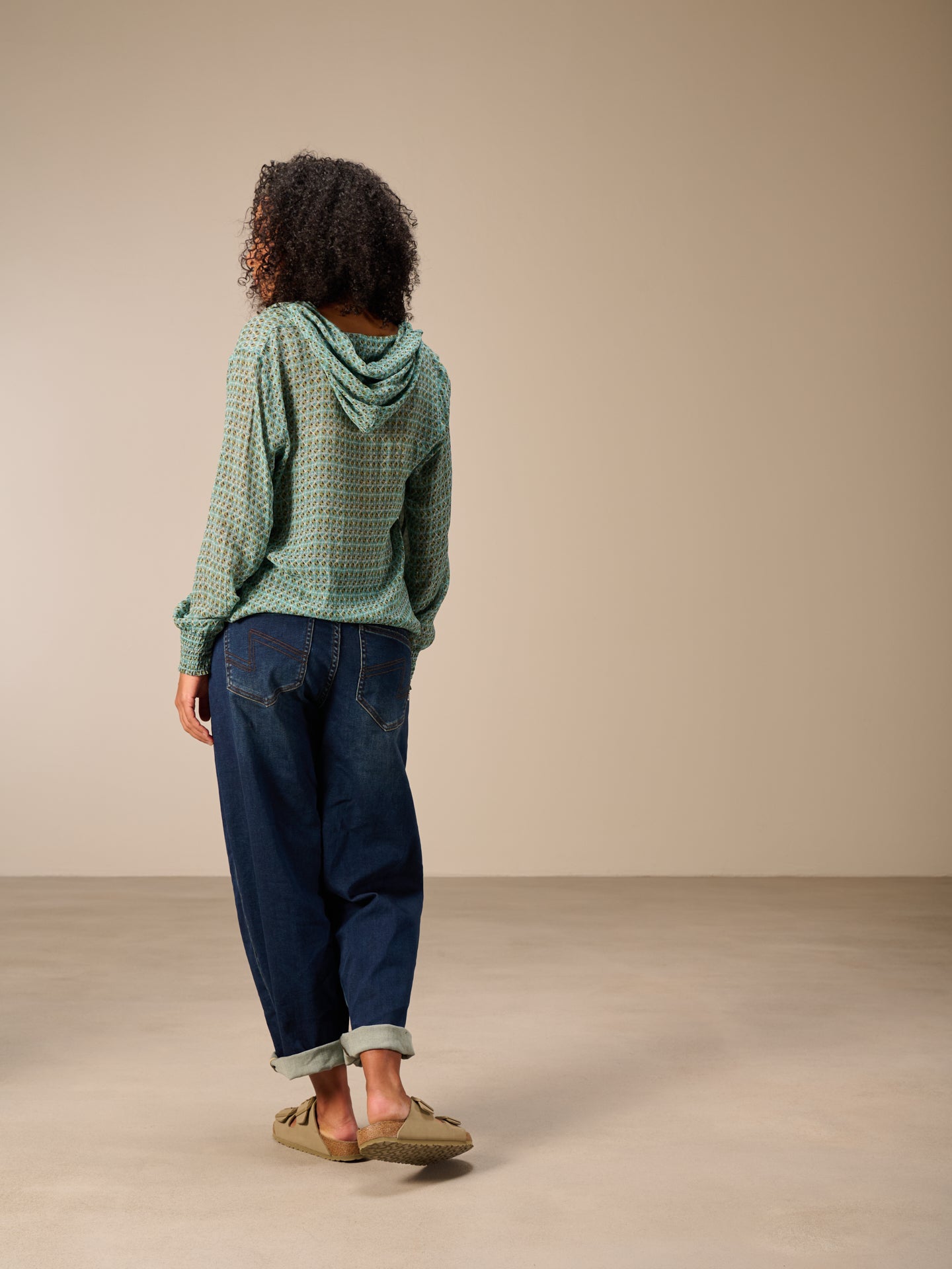 Blusa con cappuccio
