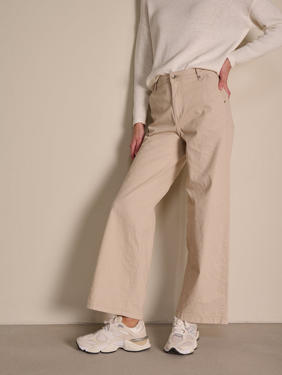 Wide-leg trousers