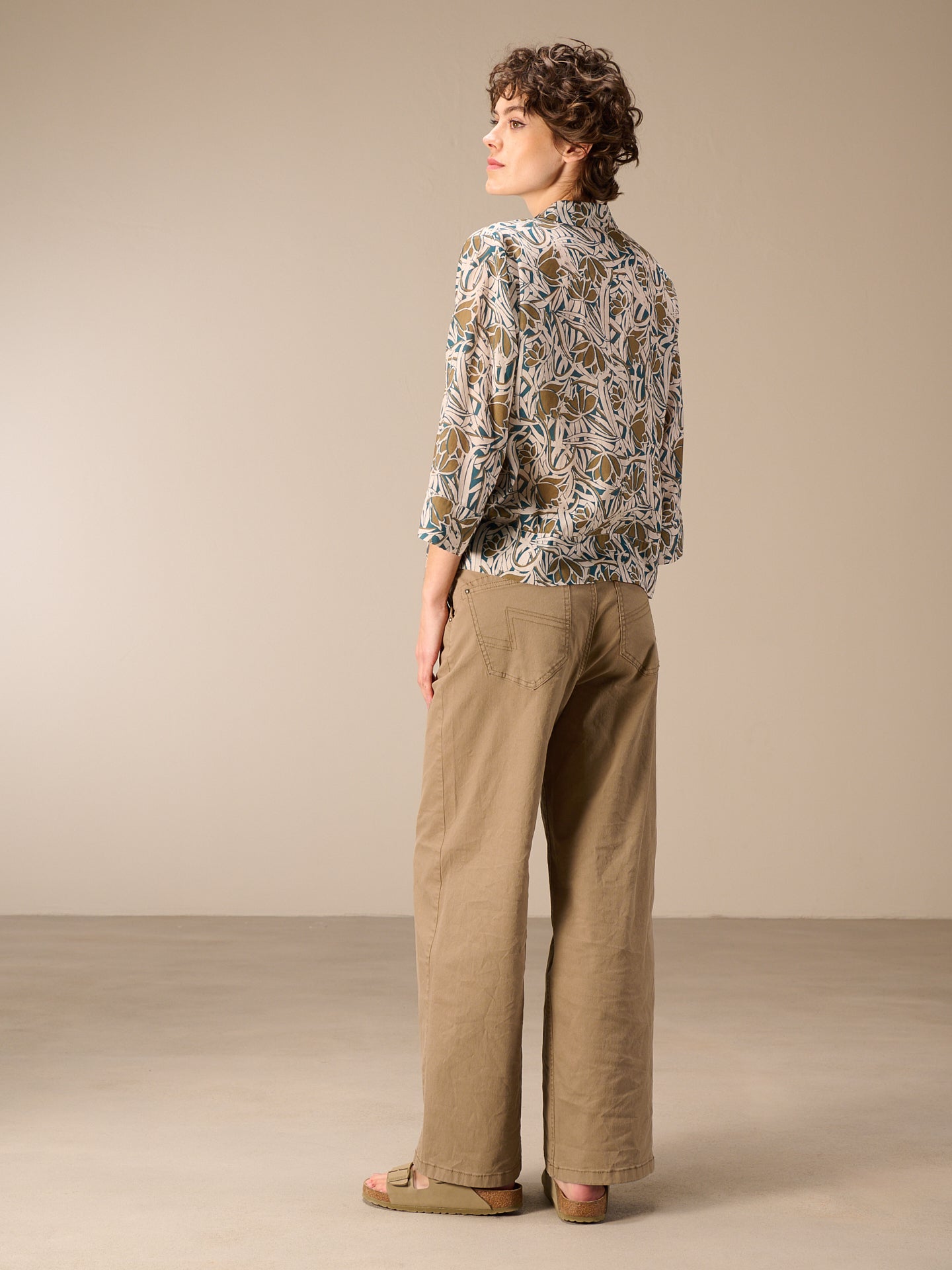 Wide-leg trousers
