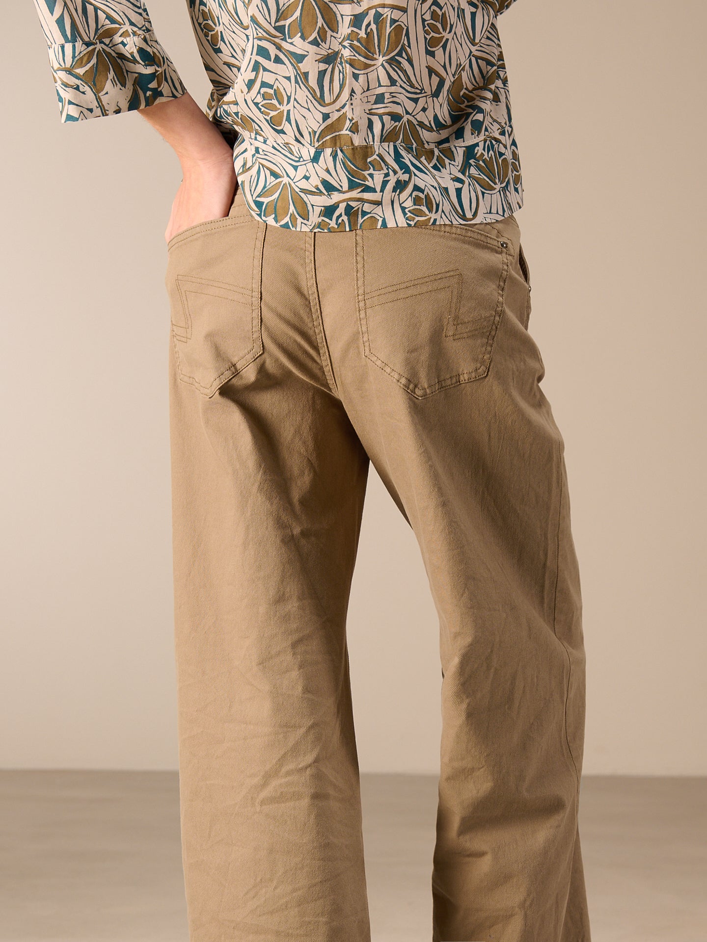 Wide-leg trousers