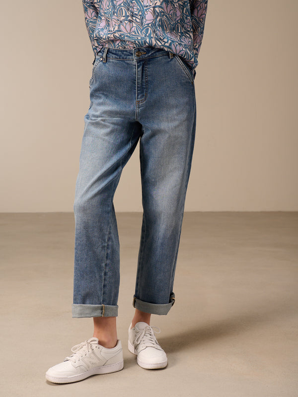 Straight-leg jeans