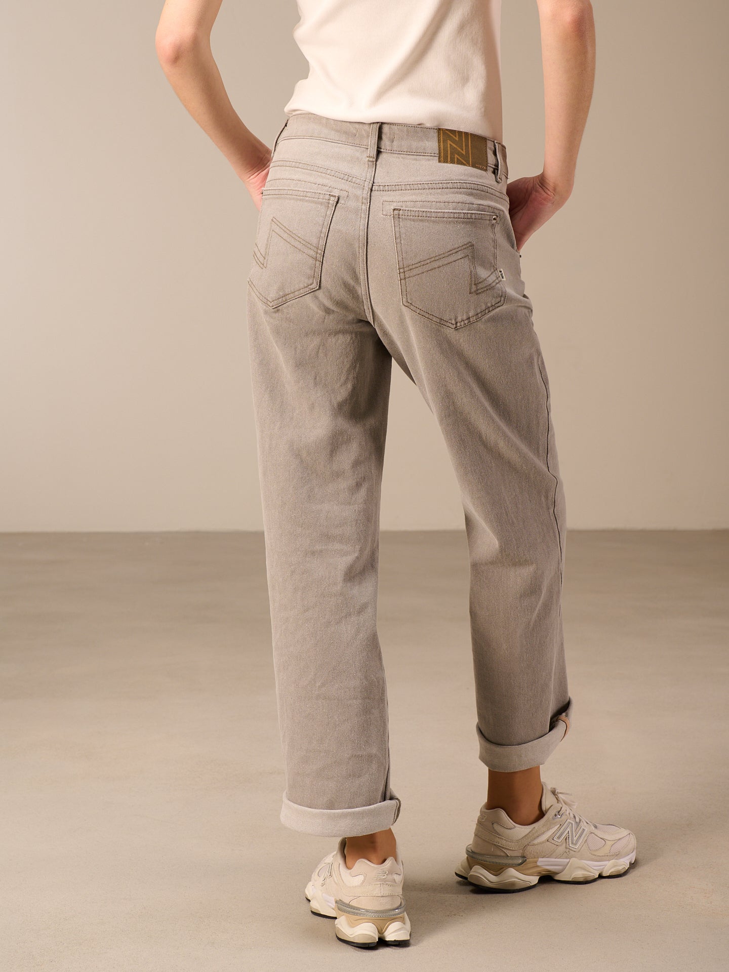 Straight-leg jeans