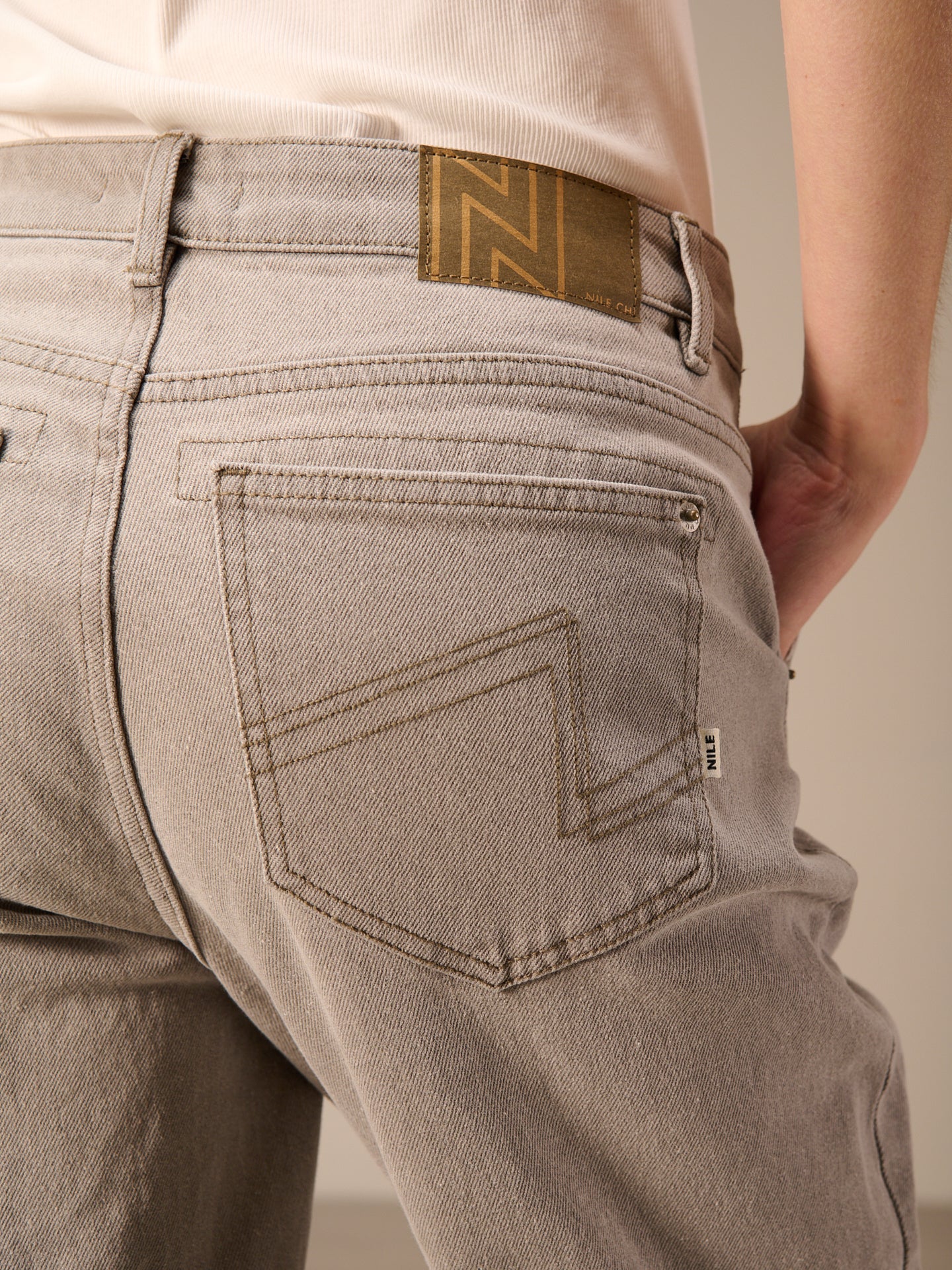 Straight-leg jeans