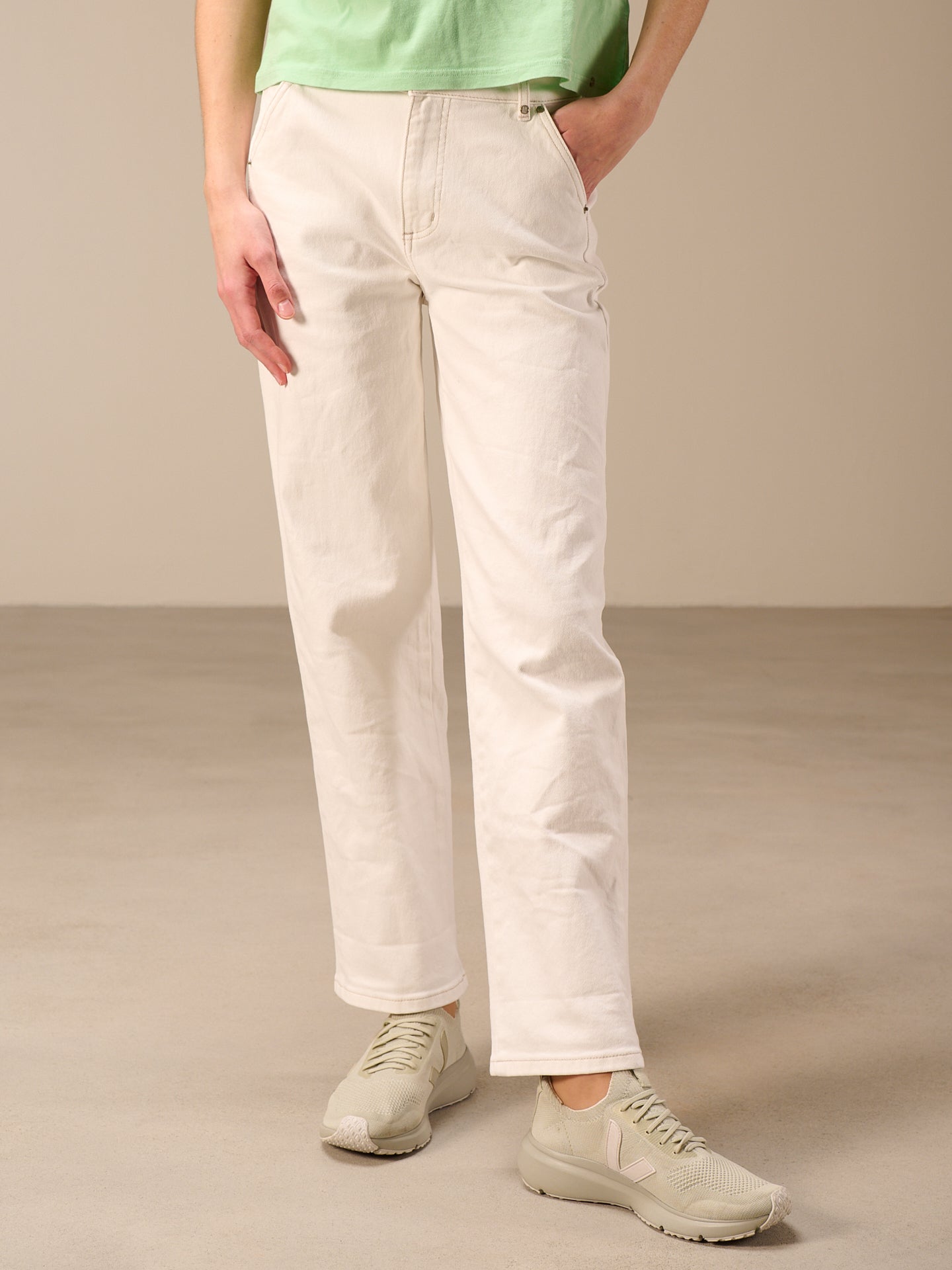 Straight-leg jeans
