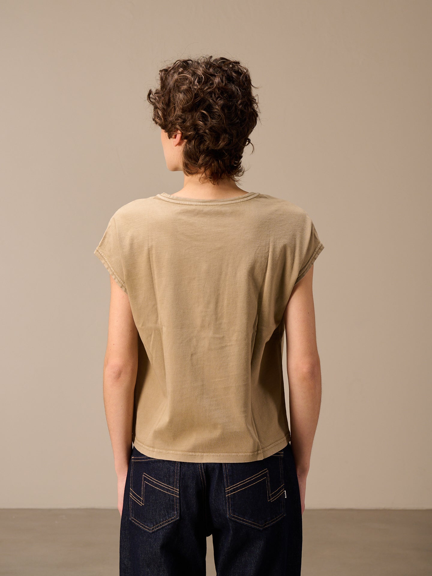T-shirt à manches coupées raccourcies