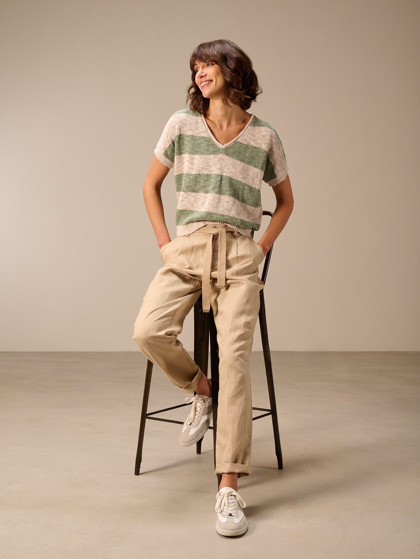 Smanicato con scollo a V