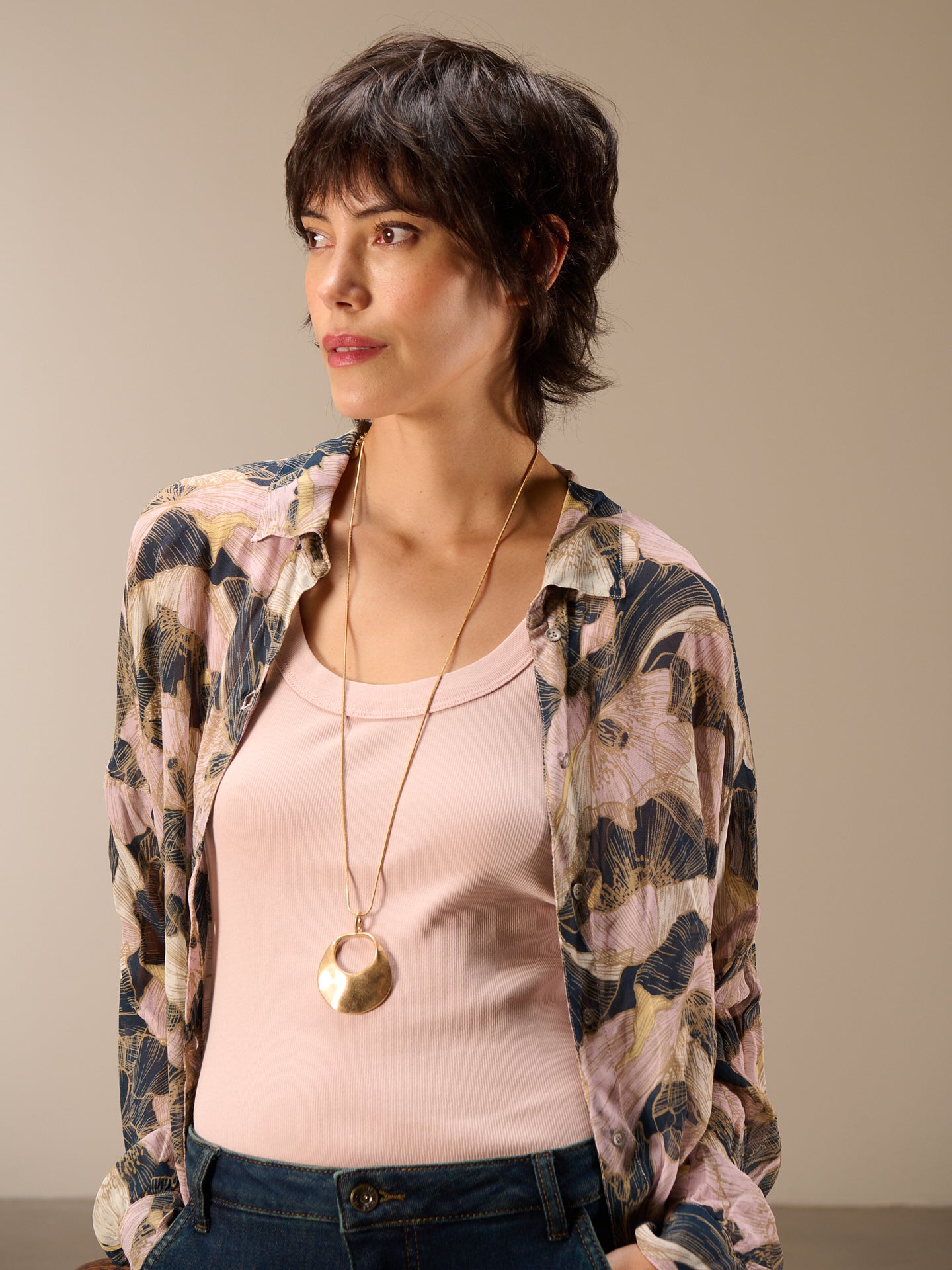 Necklace with pendant