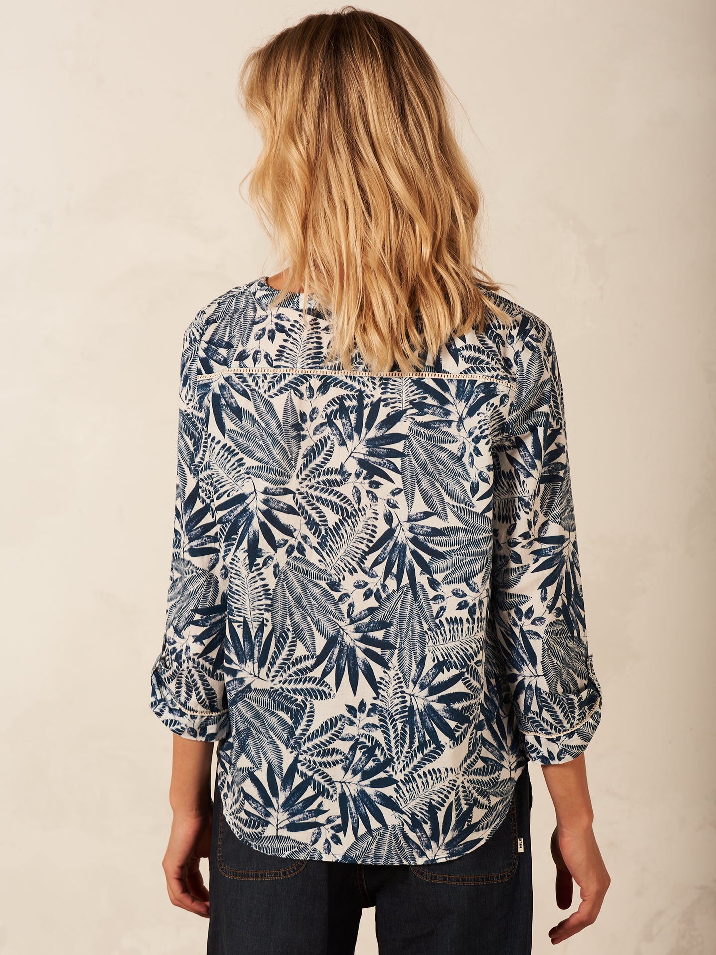 blouse avec col en V
