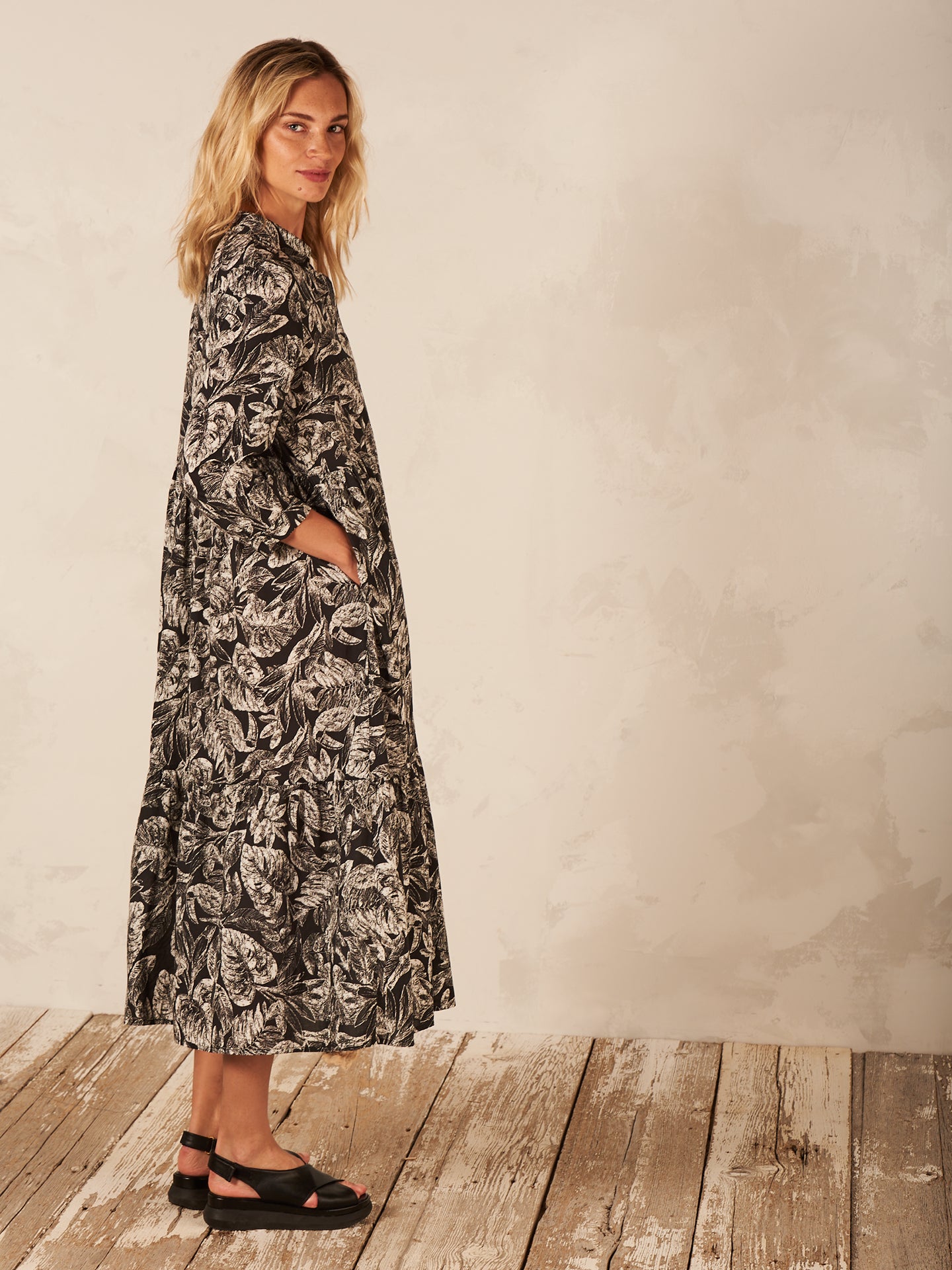 Kleid mit Kragen
