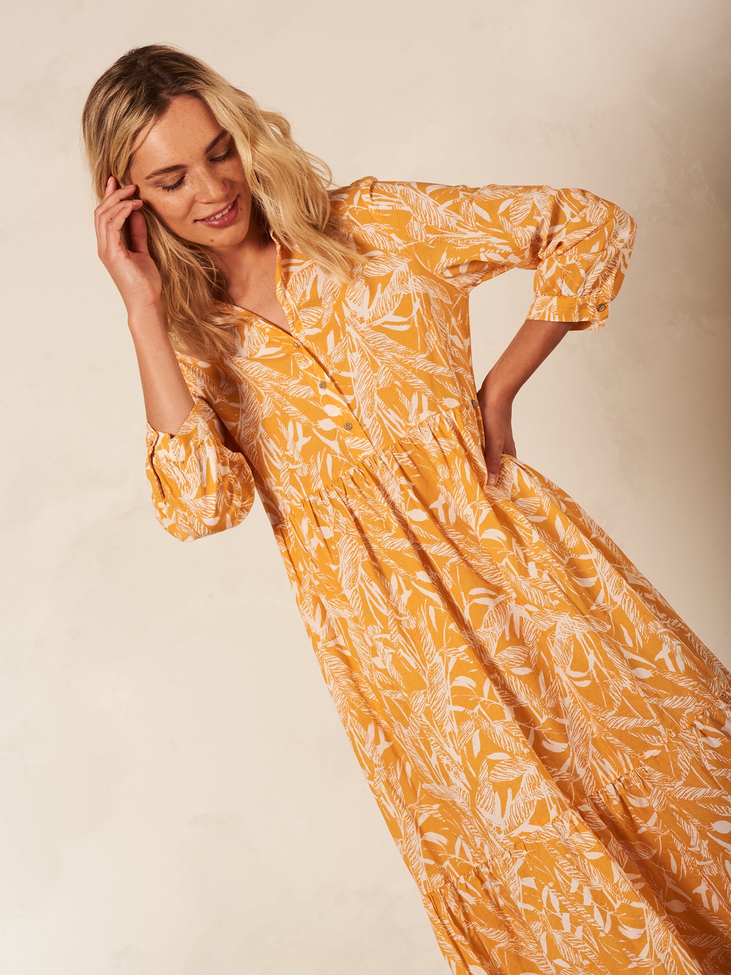 Kleid mit Kragen